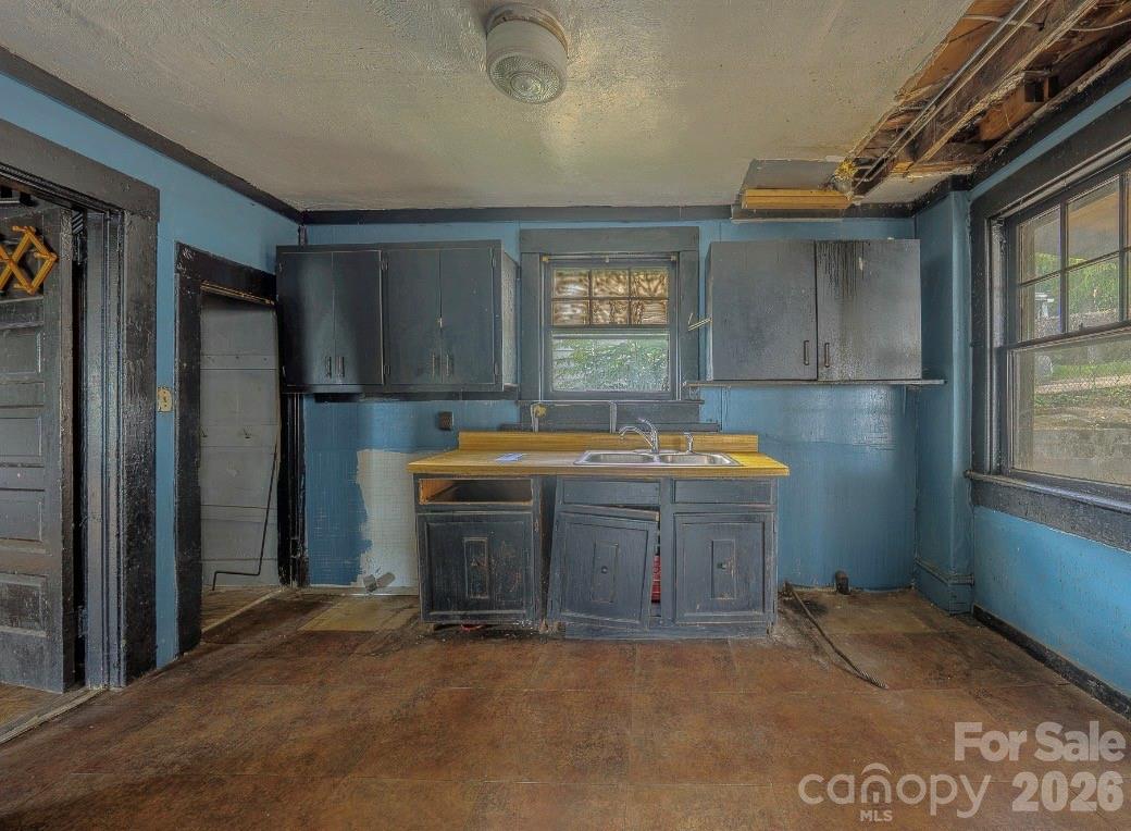 49 Madison Avenue — Asheville