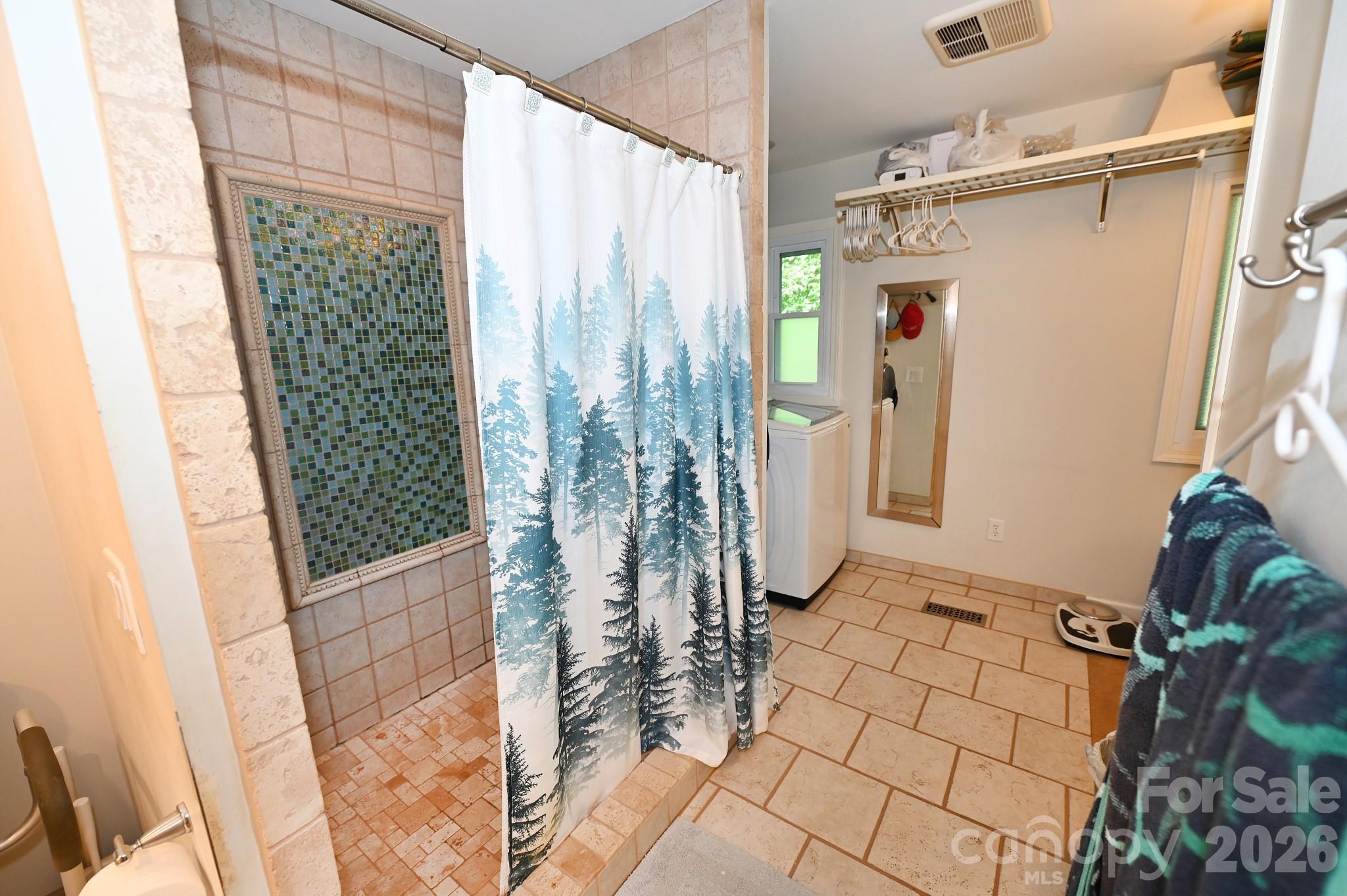 3021 Cedar Crest Drive — Lenoir