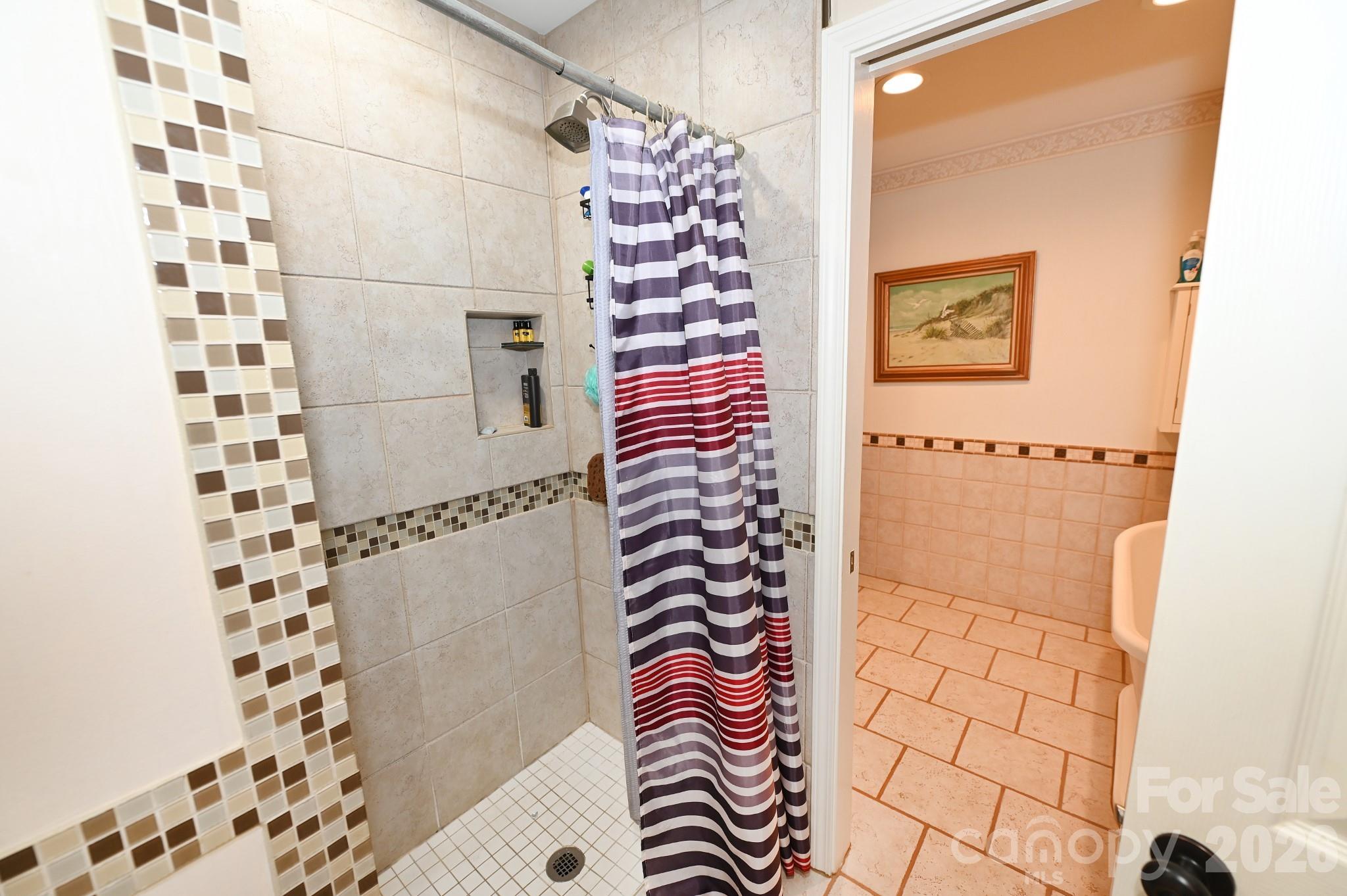 3021 Cedar Crest Drive — Lenoir