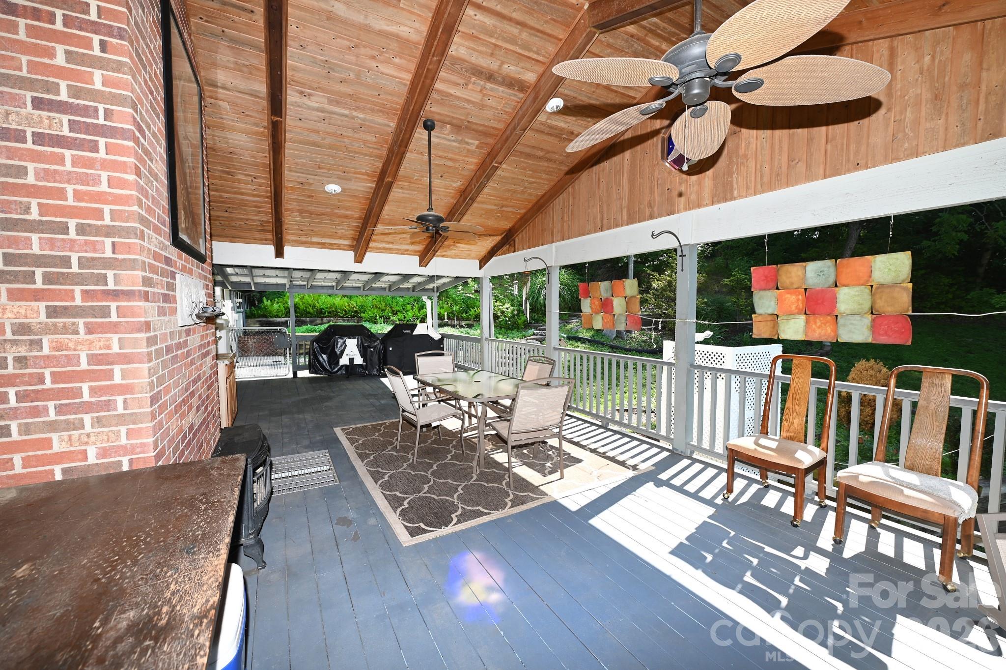 3021 Cedar Crest Drive — Lenoir