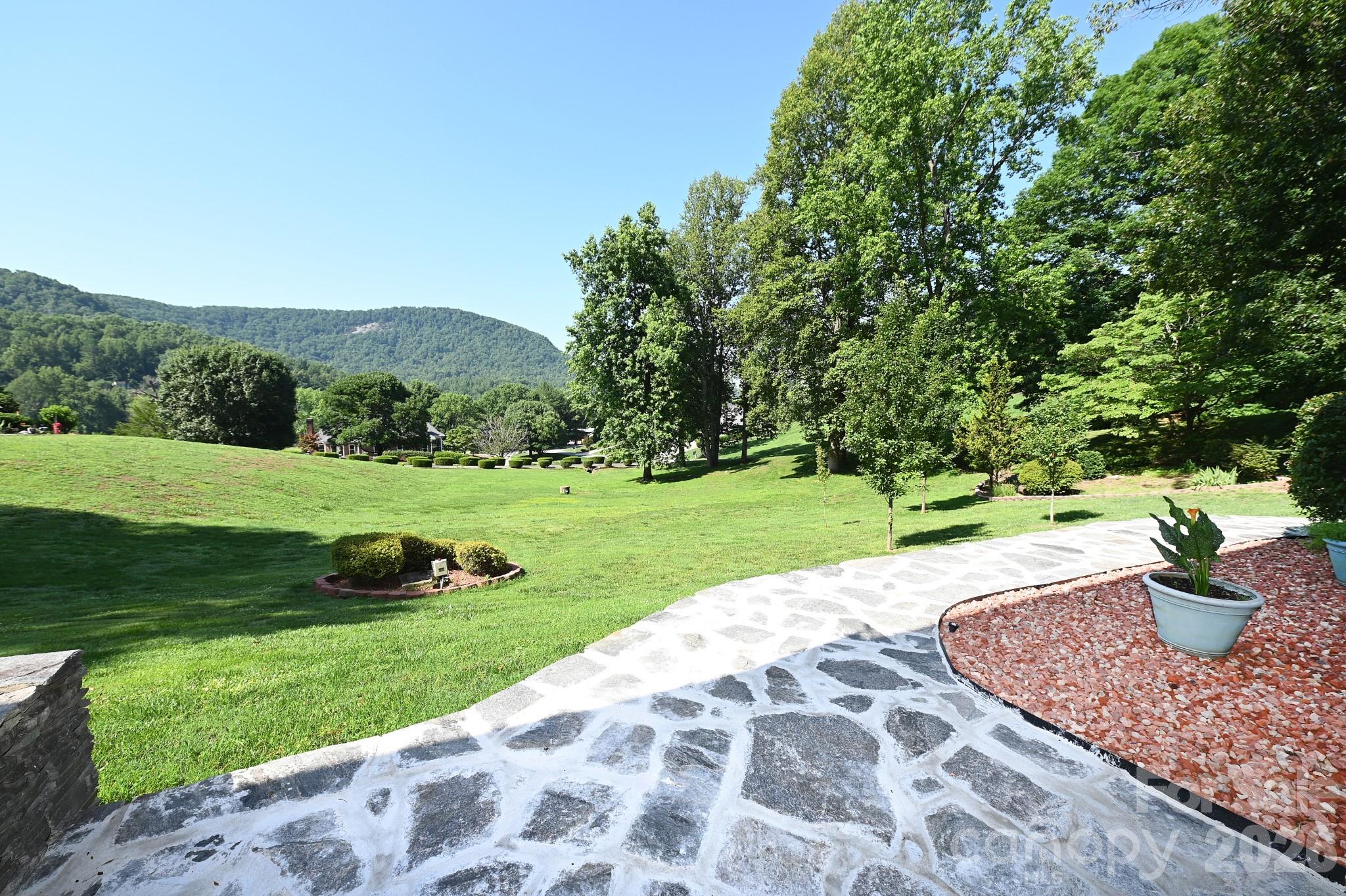 3021 Cedar Crest Drive — Lenoir