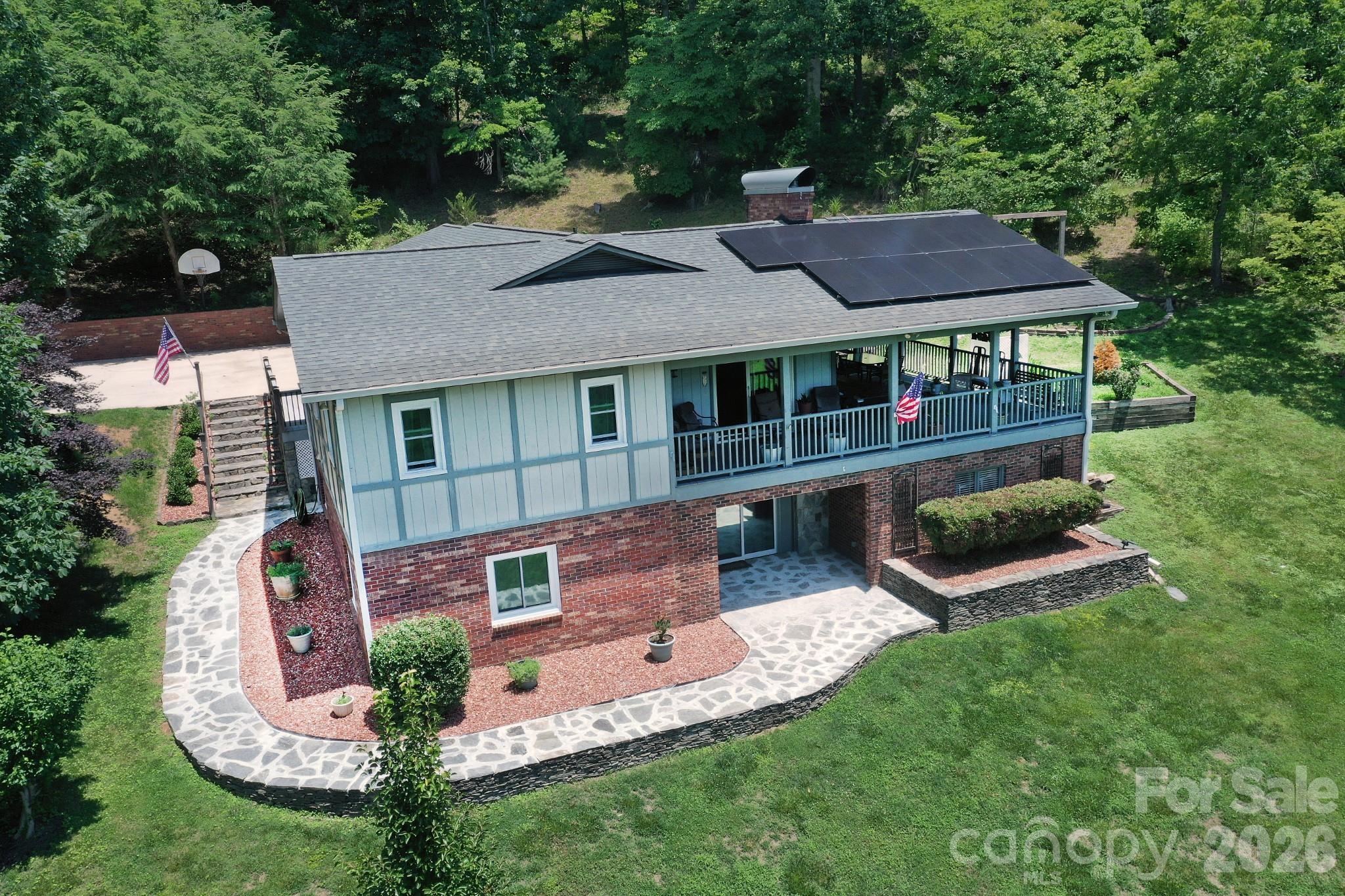 3021 Cedar Crest Drive — Lenoir
