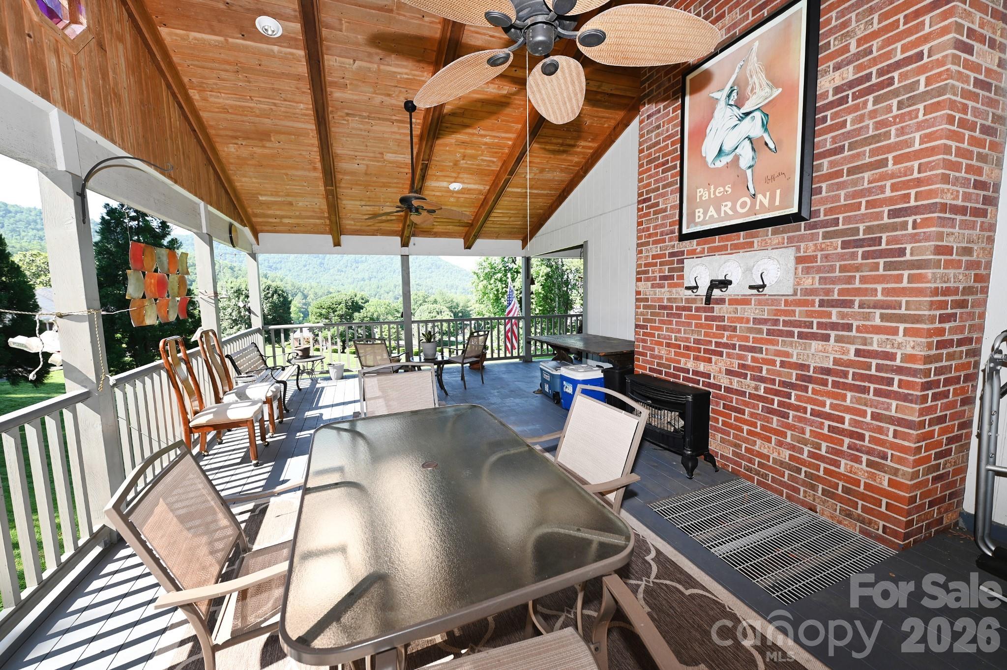 3021 Cedar Crest Drive — Lenoir