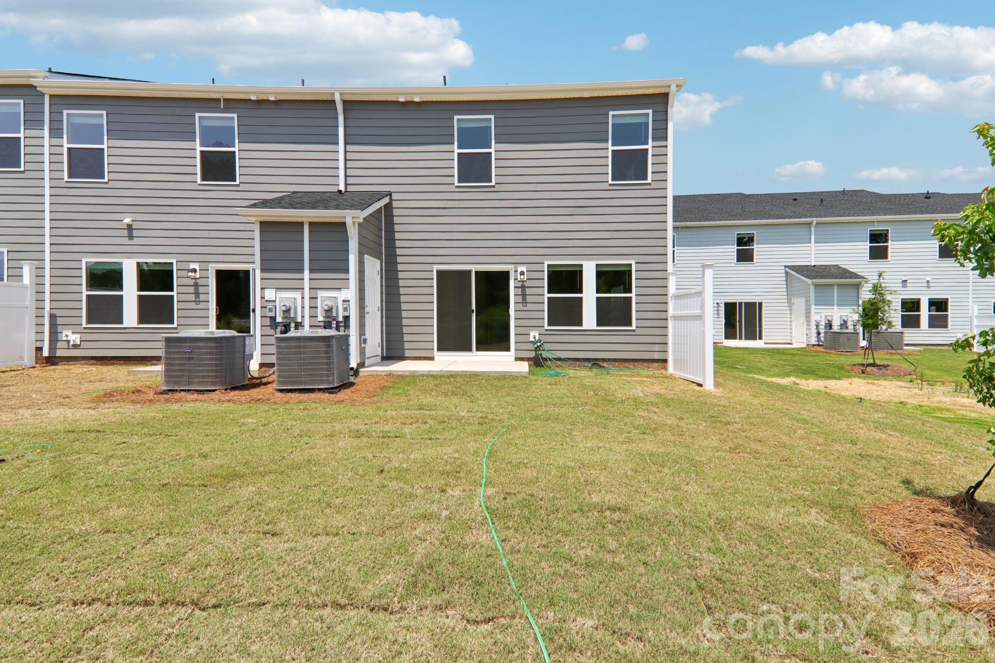9048 Foggy Brook Loop — Charlotte