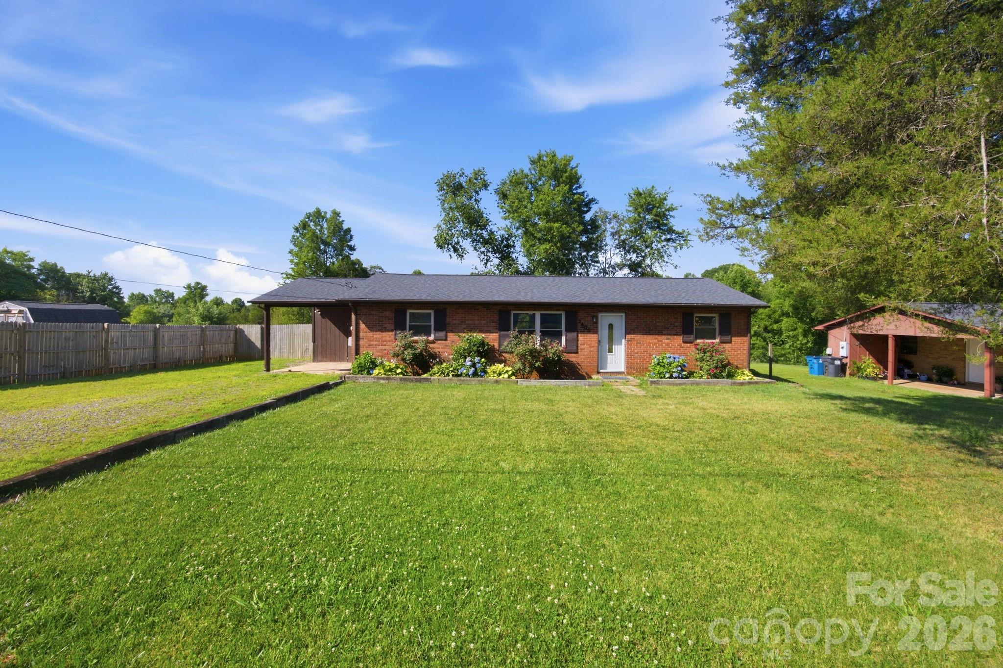 2405 2nd Street — Statesville