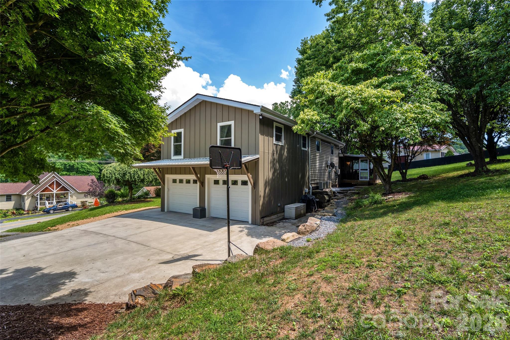 1574 Cashiers Valley Road — Brevard