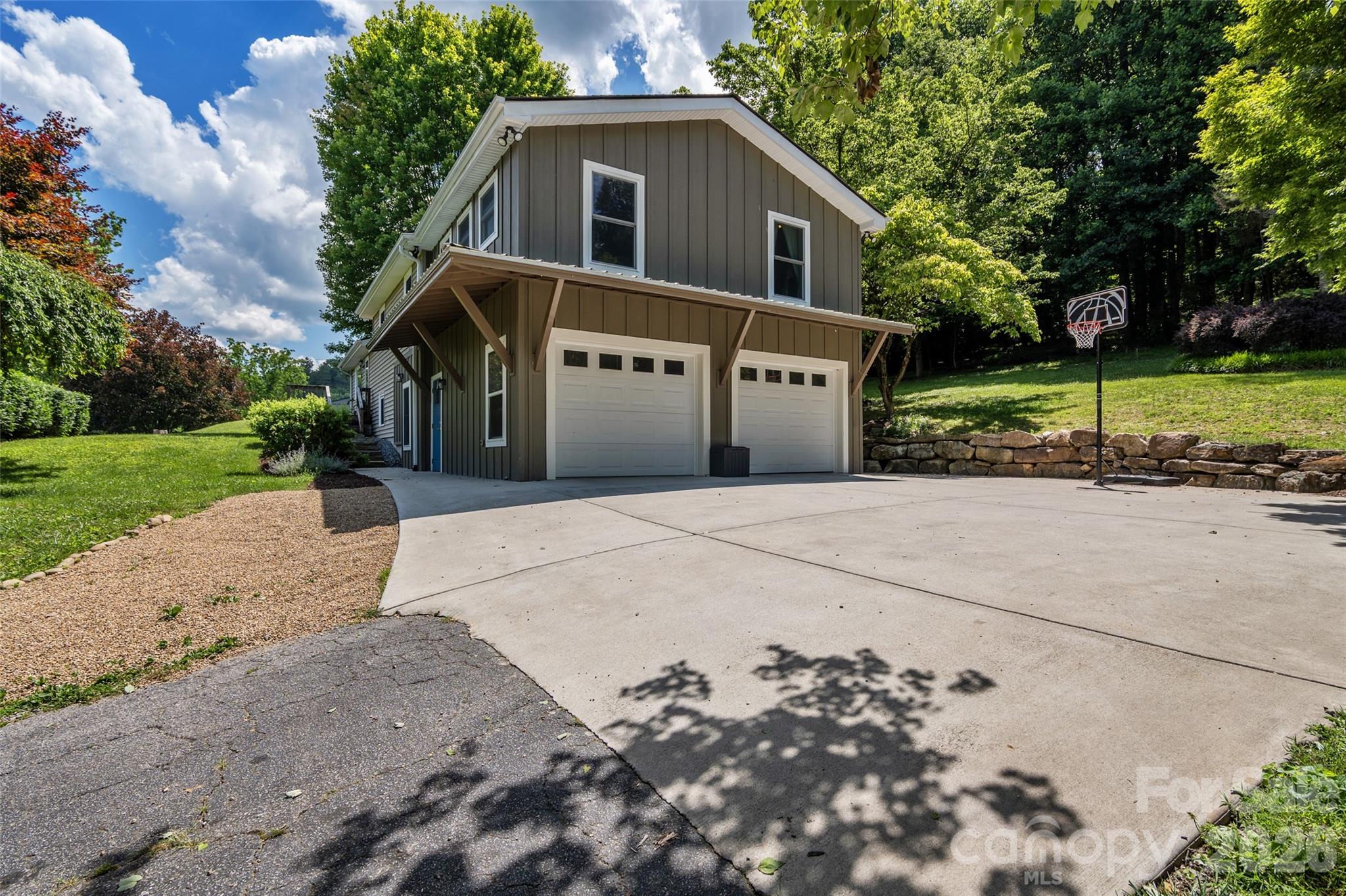 1574 Cashiers Valley Road — Brevard