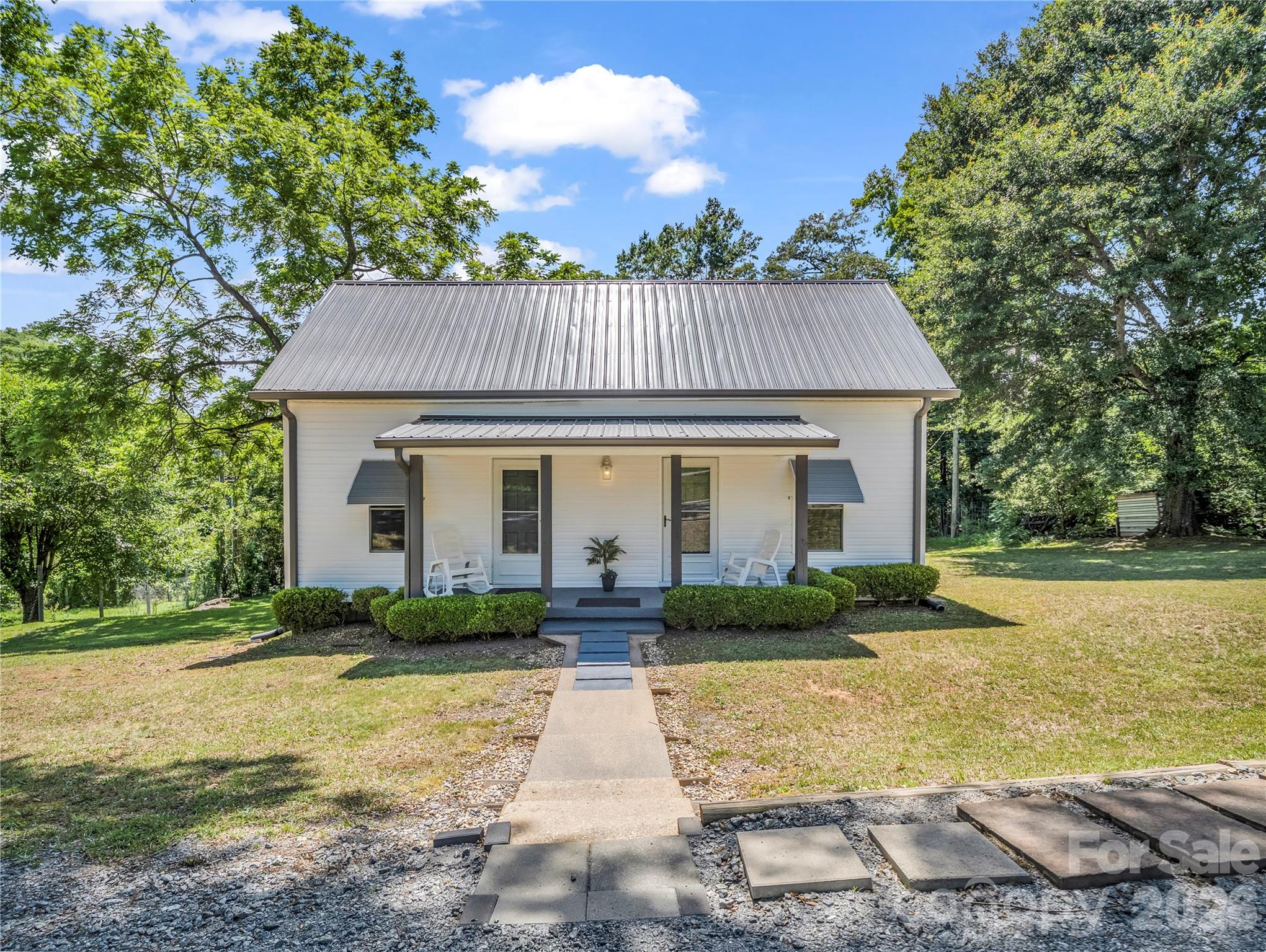 193 Middle Street — Ellenboro