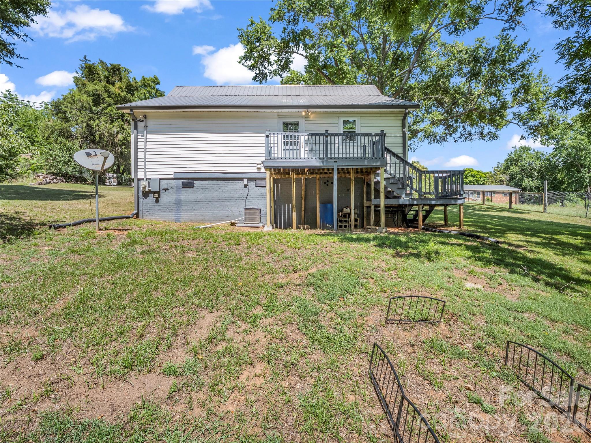 193 Middle Street — Ellenboro