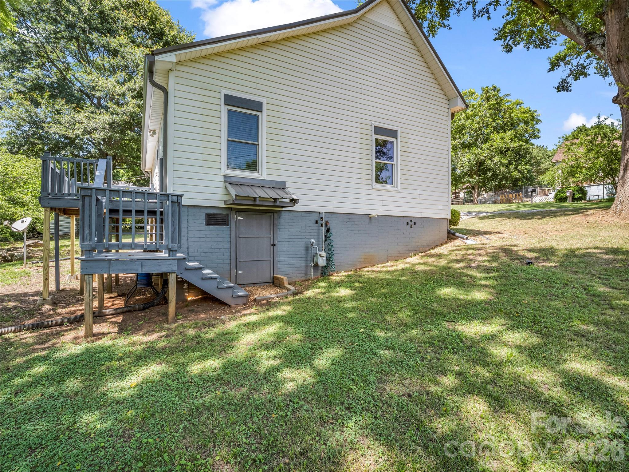 193 Middle Street — Ellenboro
