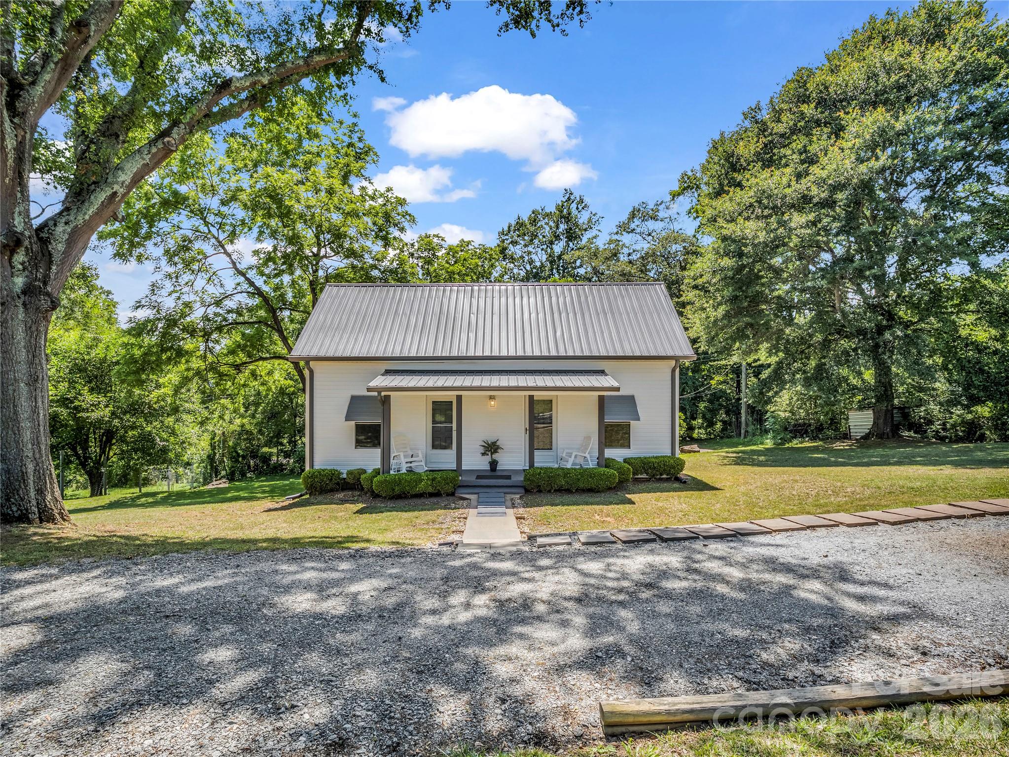 193 Middle Street — Ellenboro