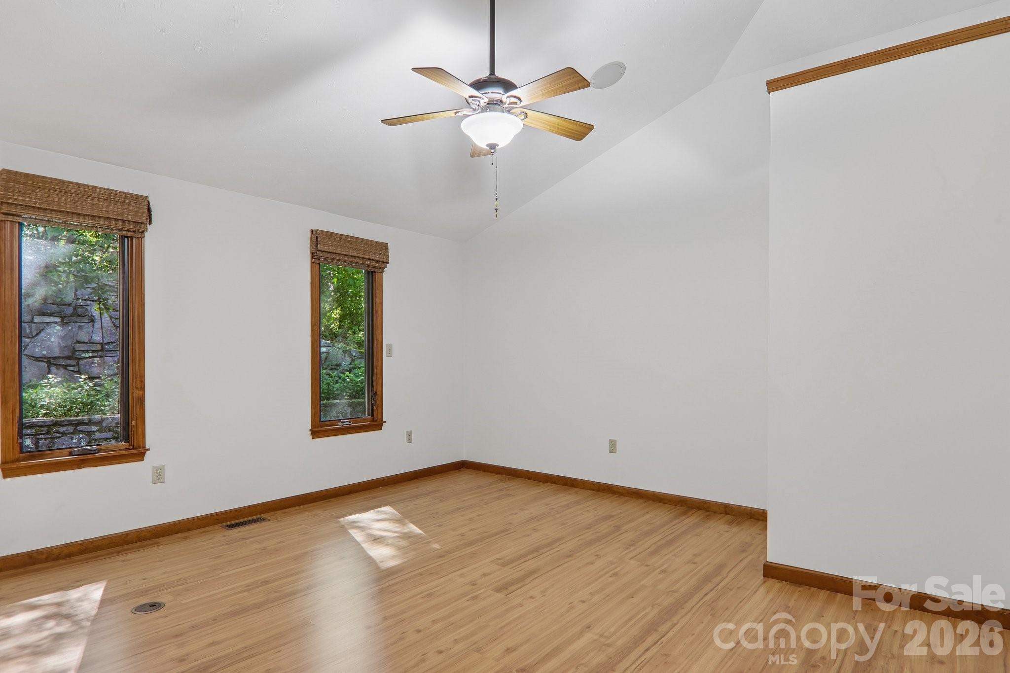 1952 Davis Mountain Road — Hendersonville