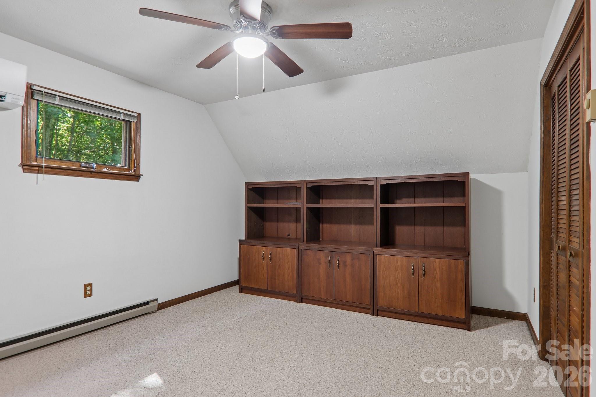 1952 Davis Mountain Road — Hendersonville