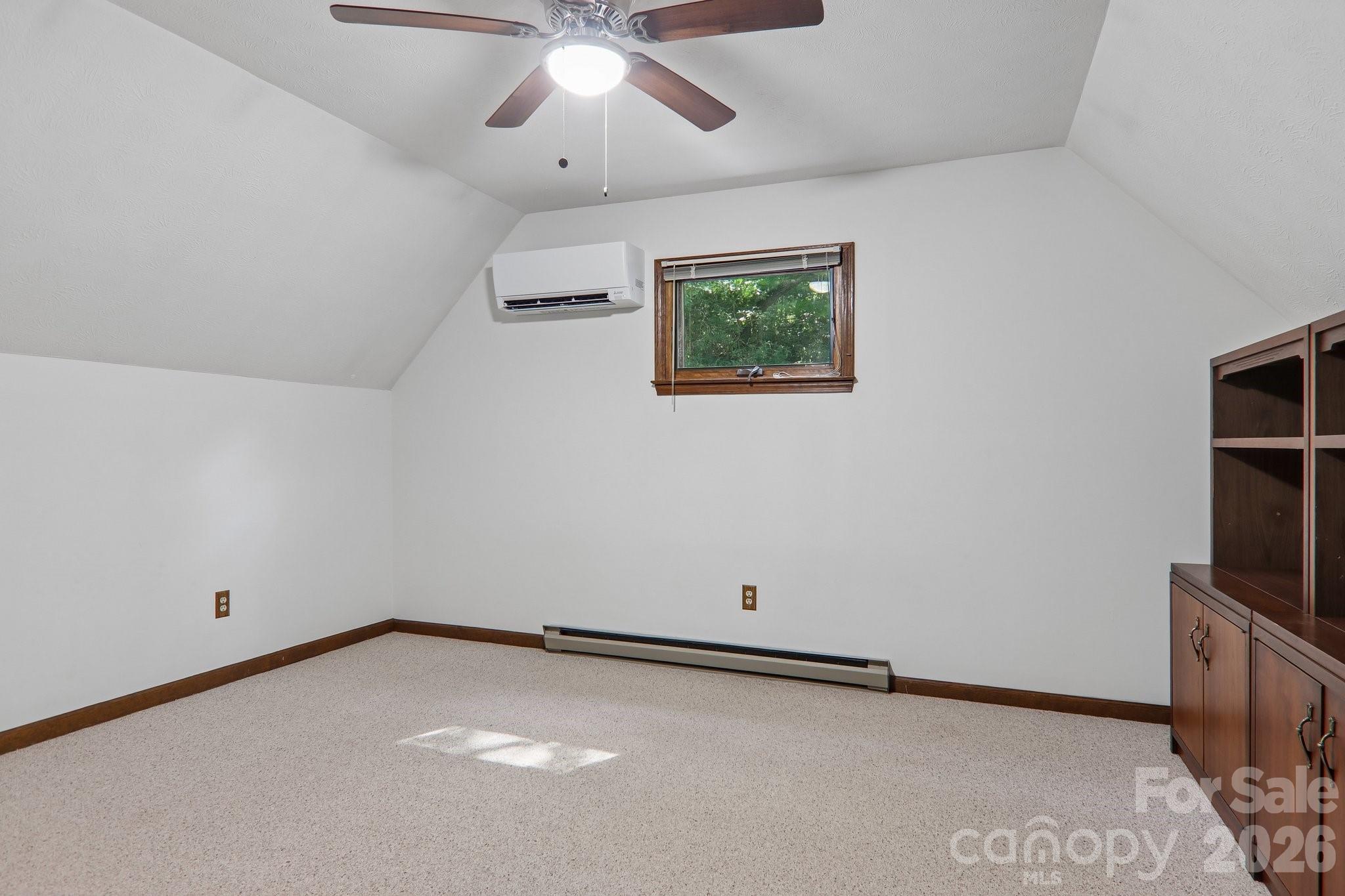 1952 Davis Mountain Road — Hendersonville