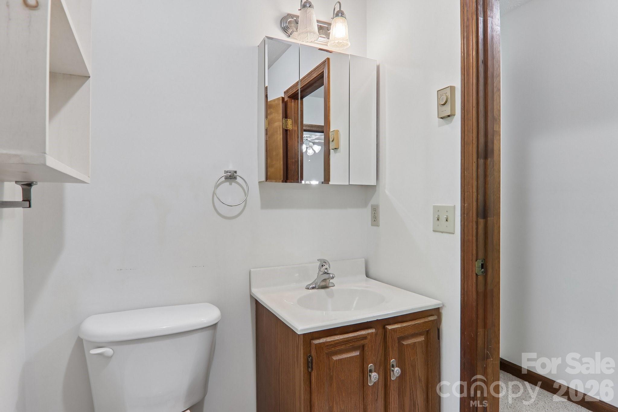 1952 Davis Mountain Road — Hendersonville