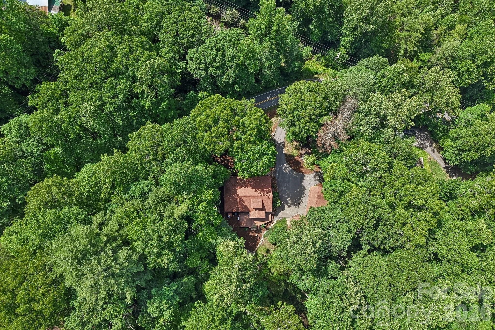 1952 Davis Mountain Road — Hendersonville