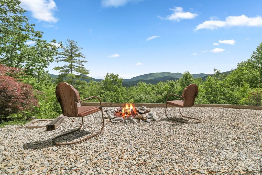 1188 Tobacco Branch Road — Almond