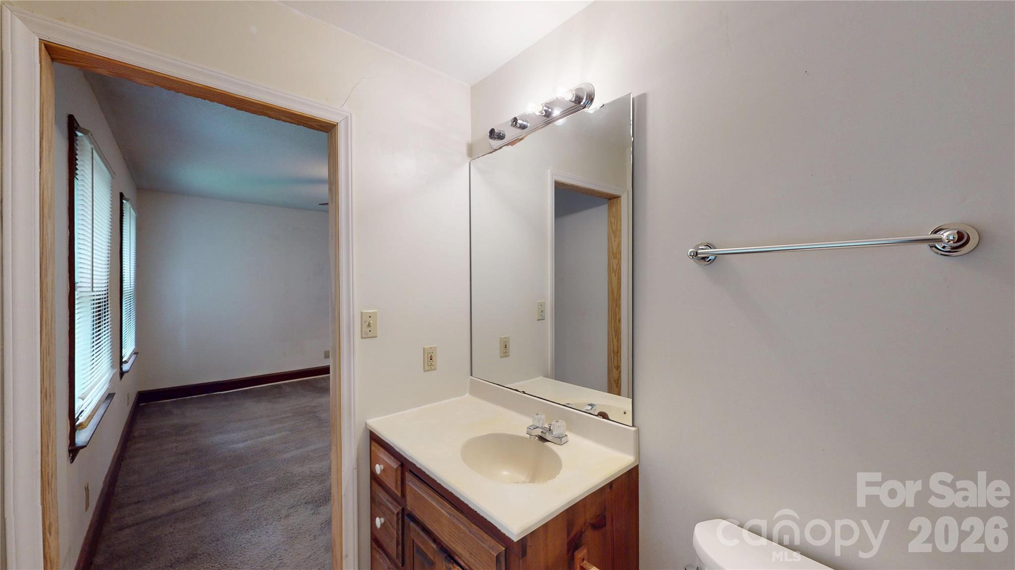 3033 Grassy Lane — Monroe