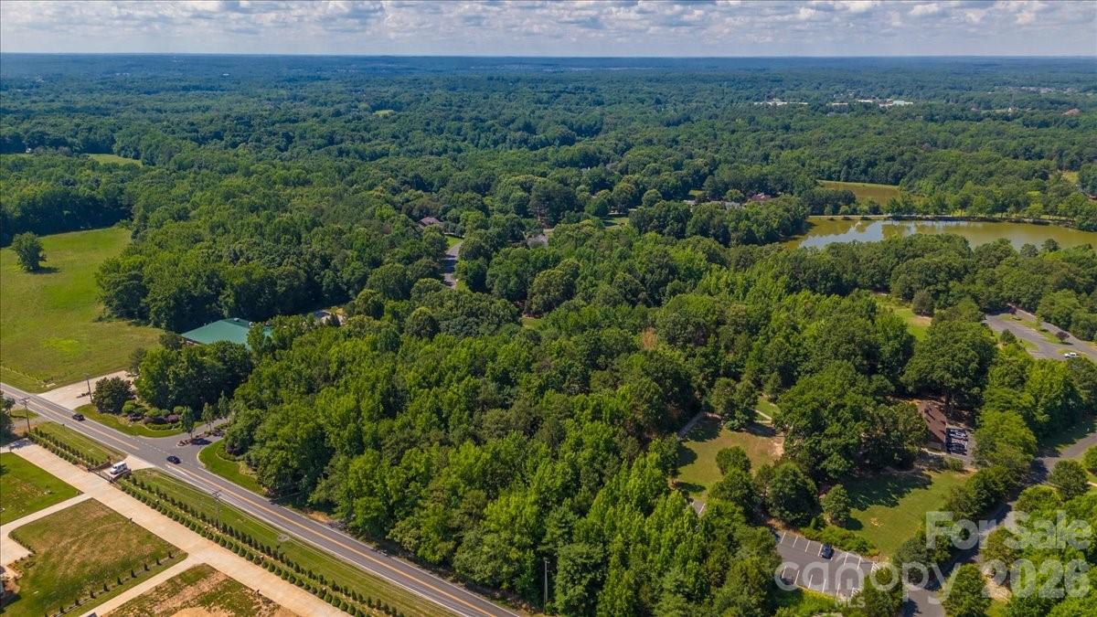 8903 New Town Road — Waxhaw