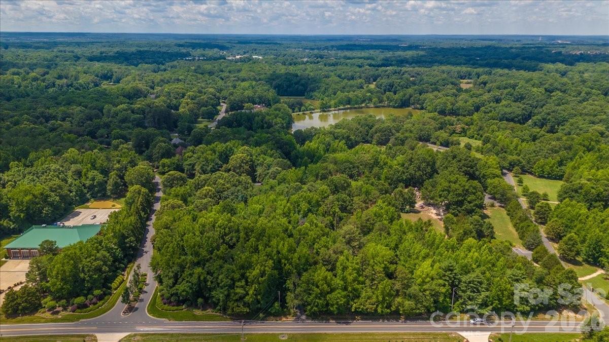8903 New Town Road — Waxhaw
