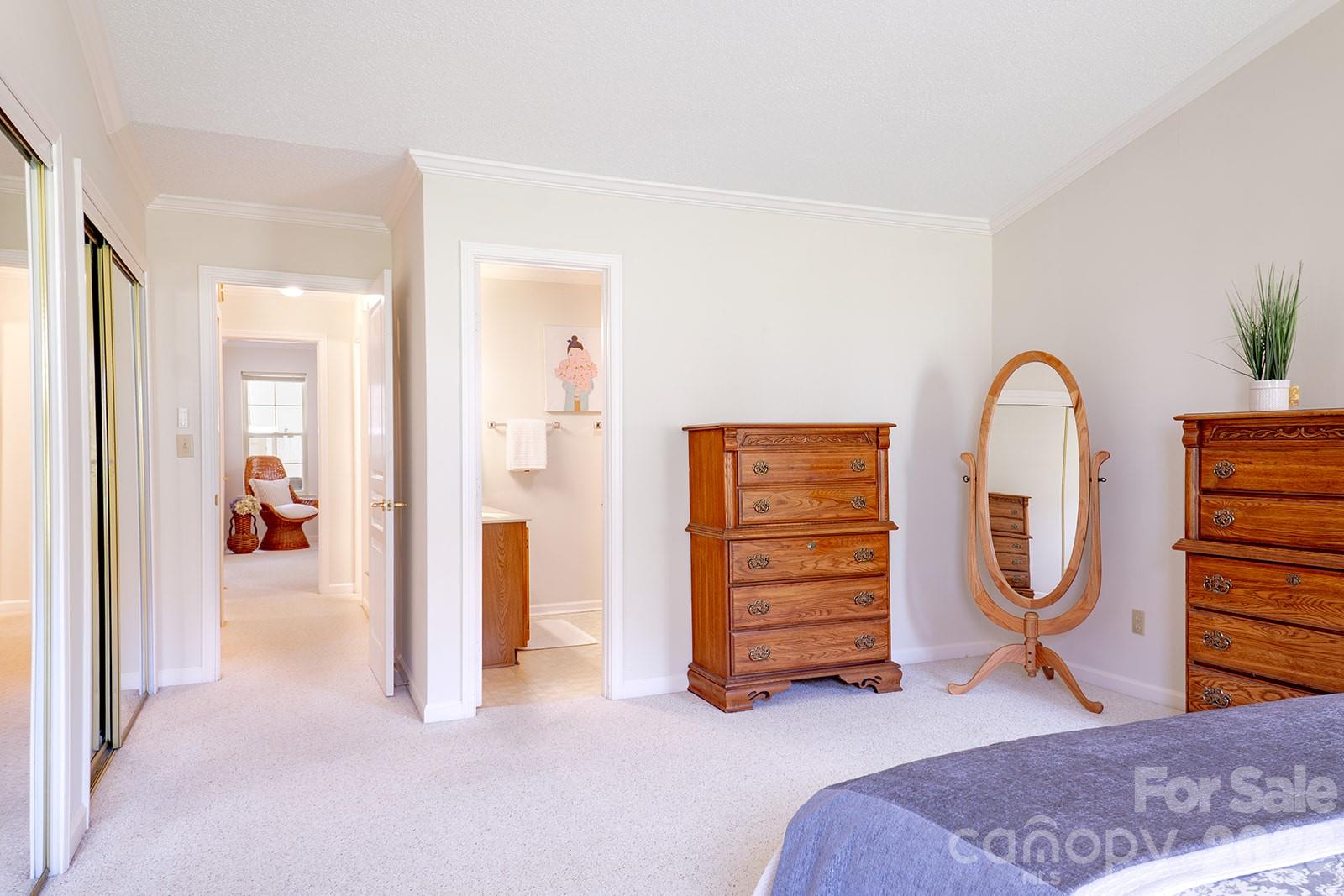 102 Rough Point Court — Asheville