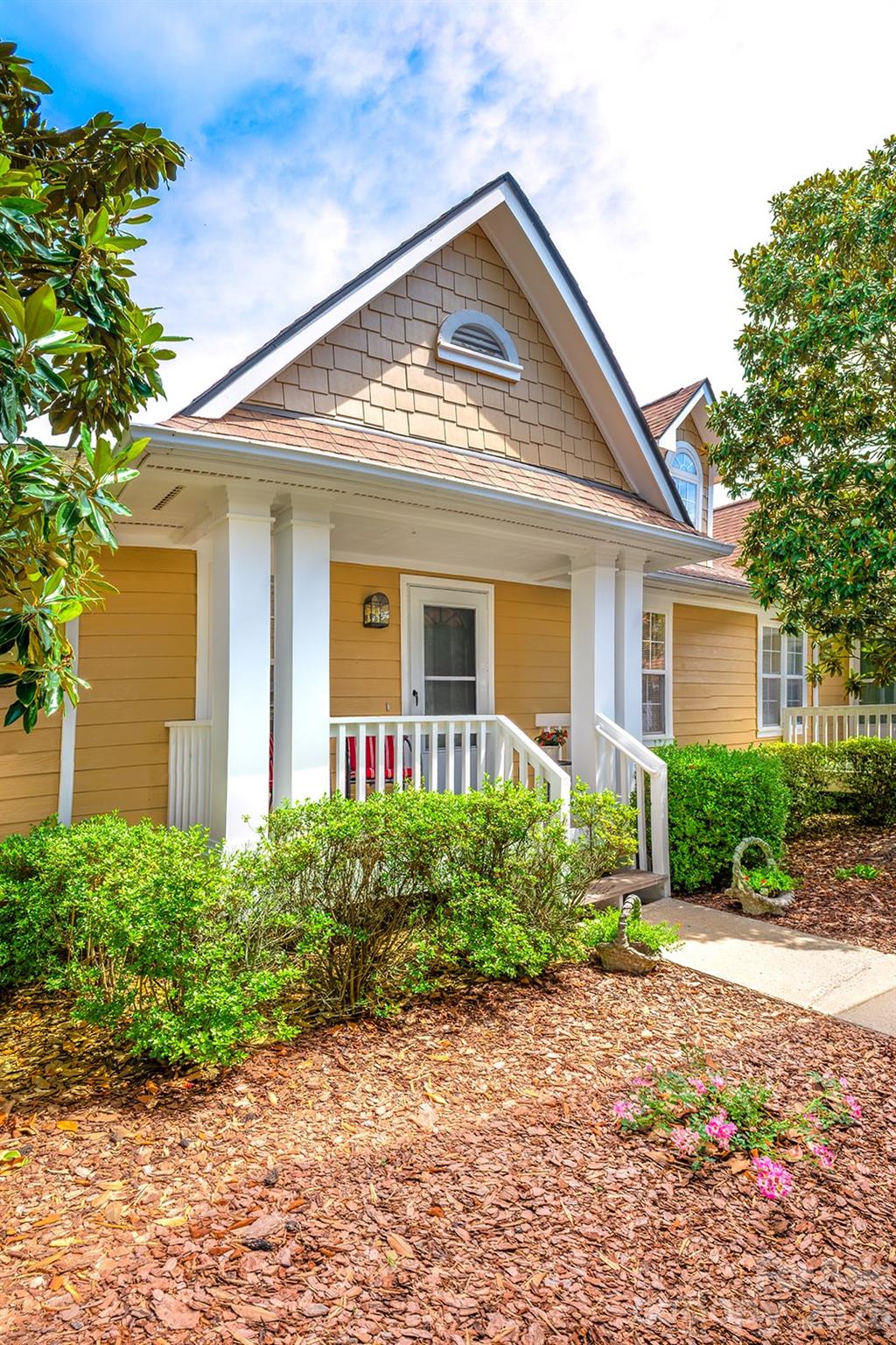102 Rough Point Court — Asheville