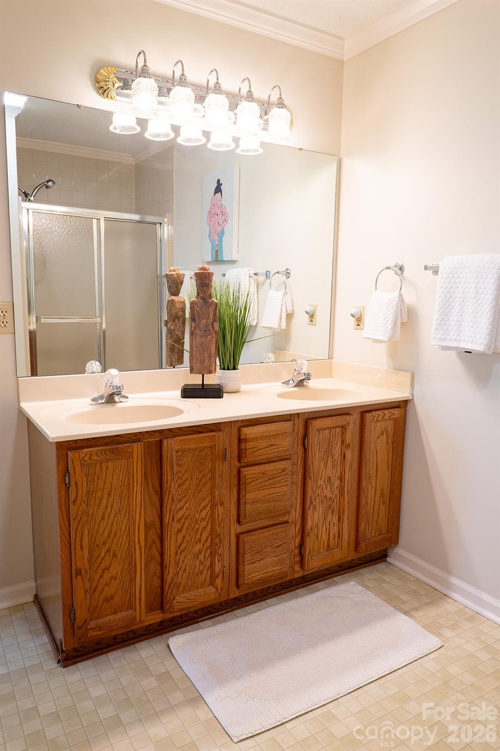 102 Rough Point Court — Asheville