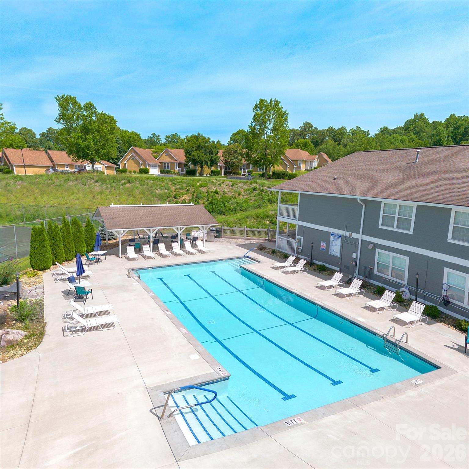 102 Rough Point Court — Asheville