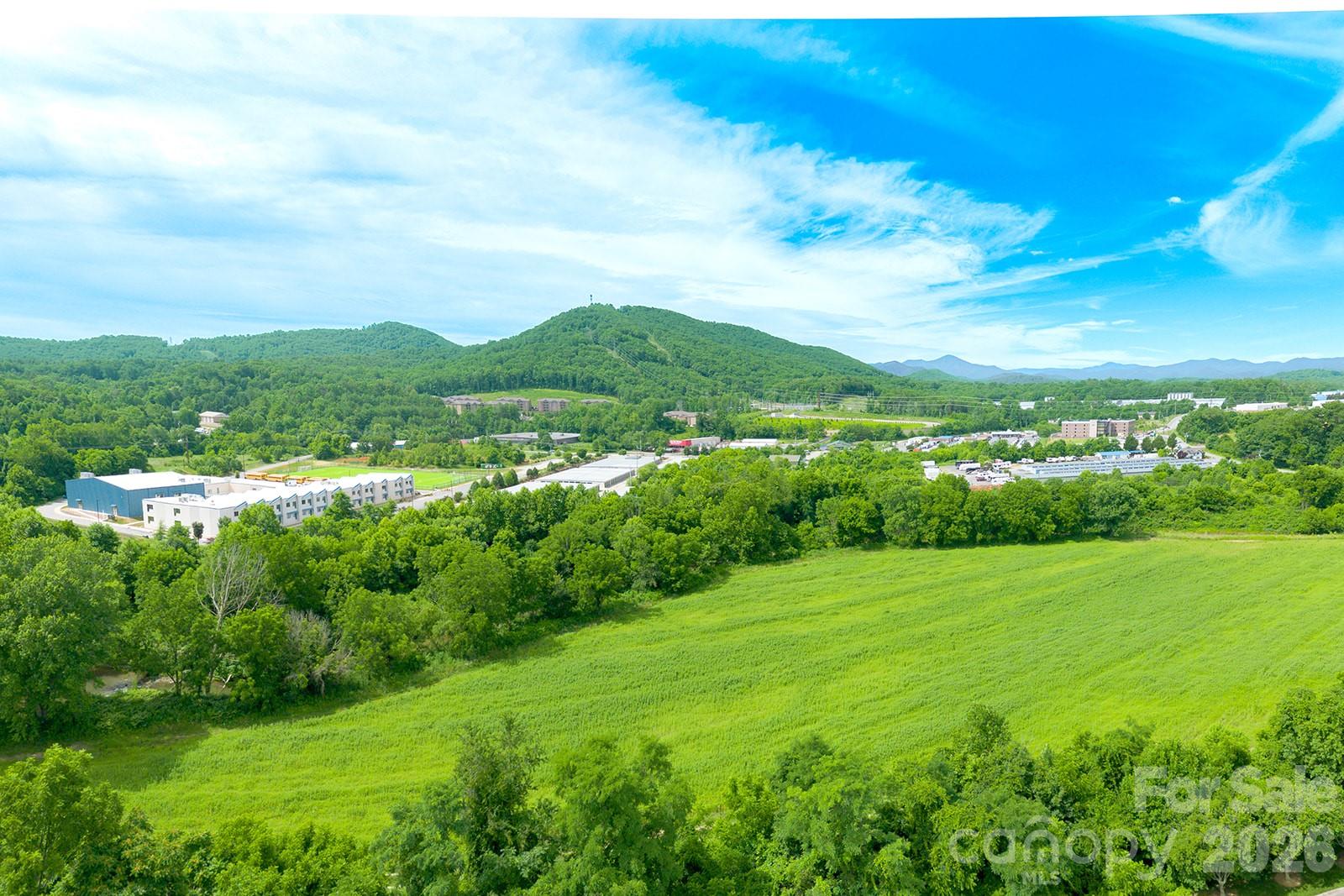 102 Rough Point Court — Asheville