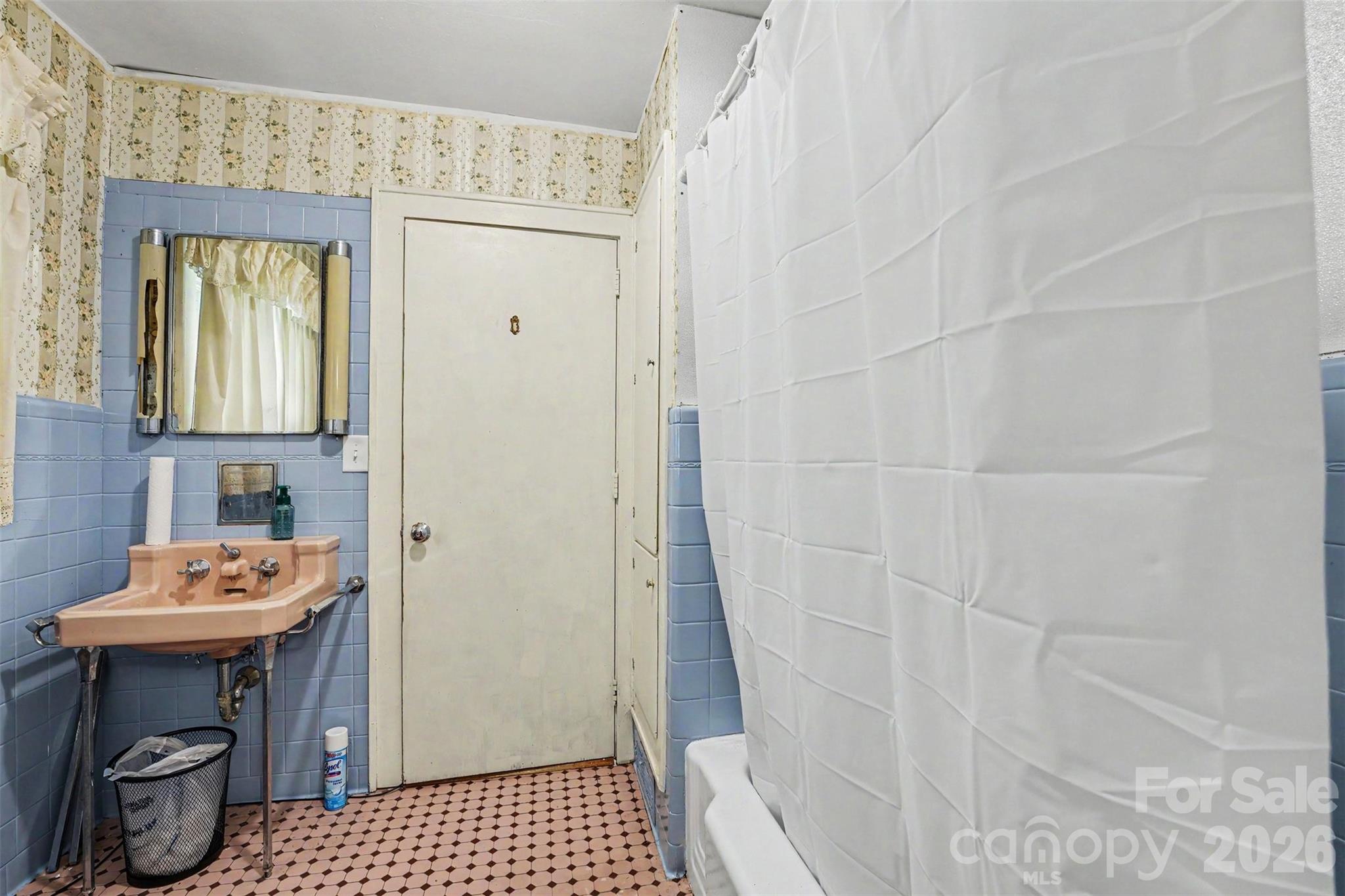 1612 Statesville Boulevard — Salisbury