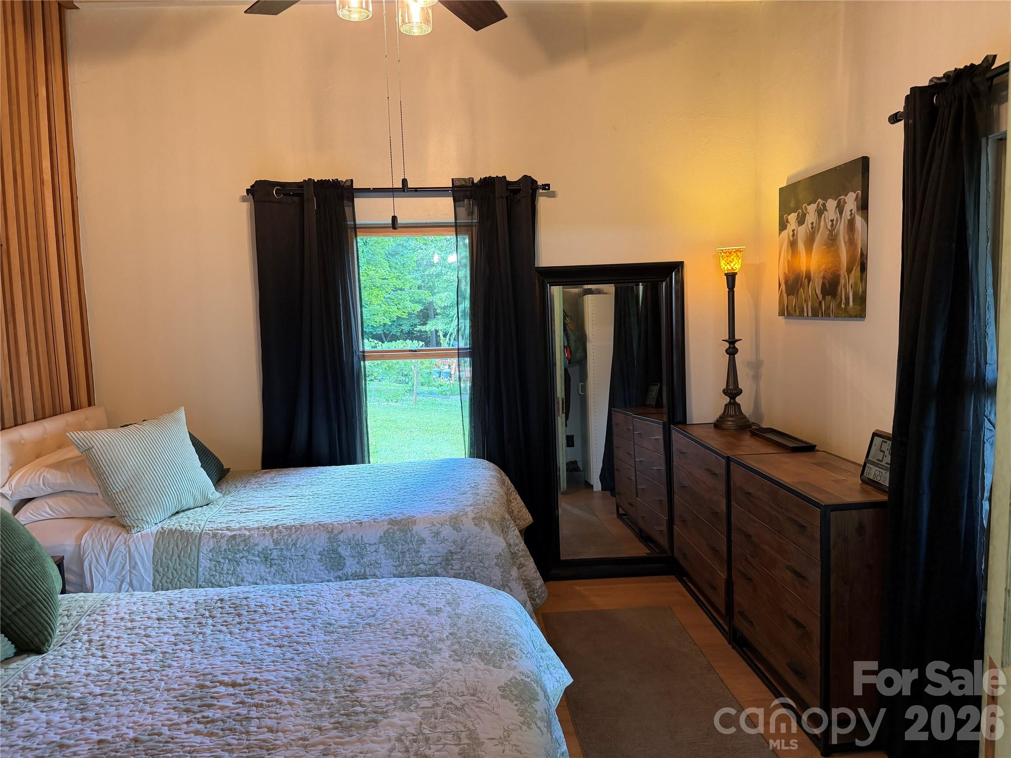 38 Lloyd Barnwell Road — Hendersonville