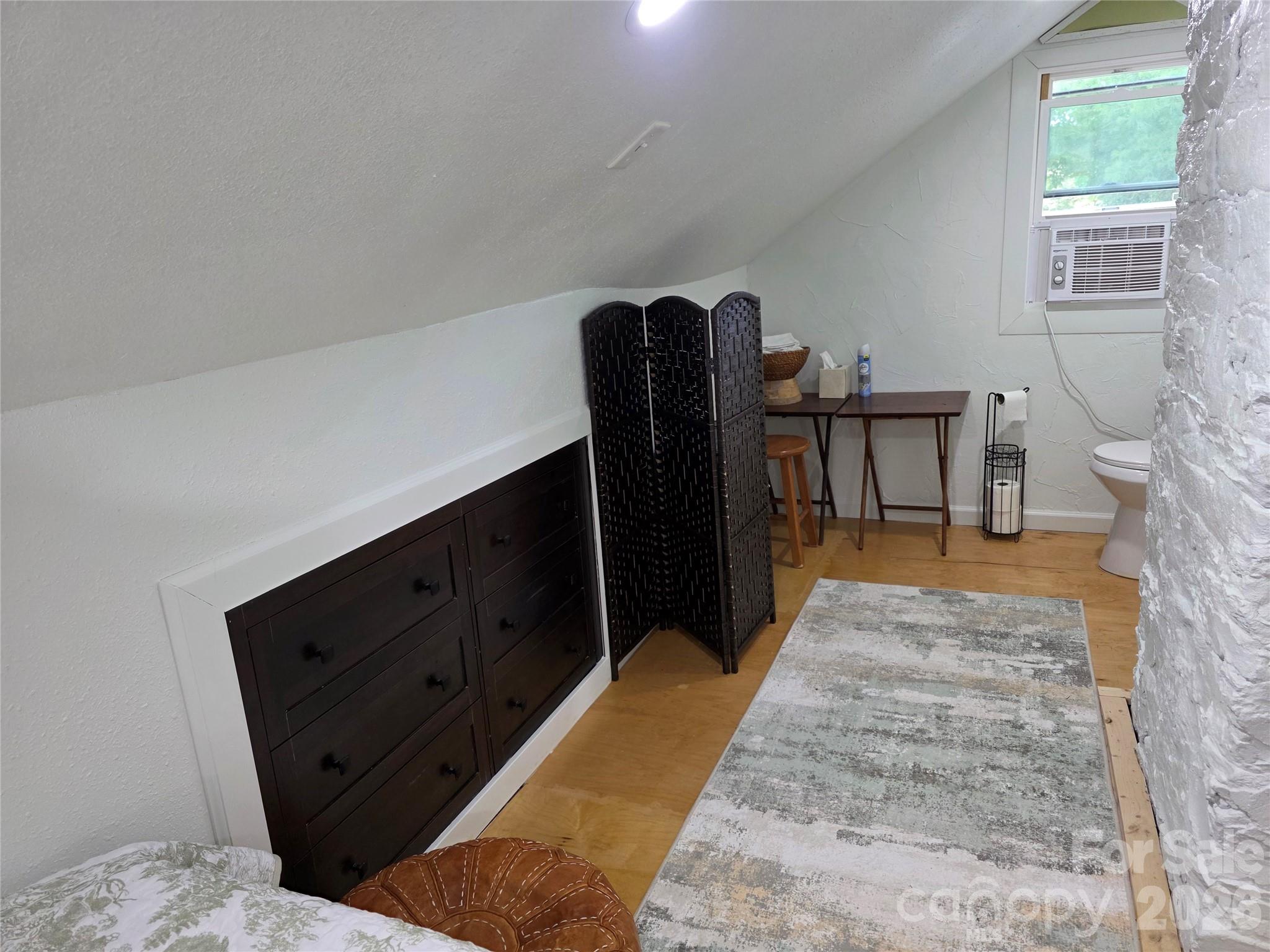 38 Lloyd Barnwell Road — Hendersonville