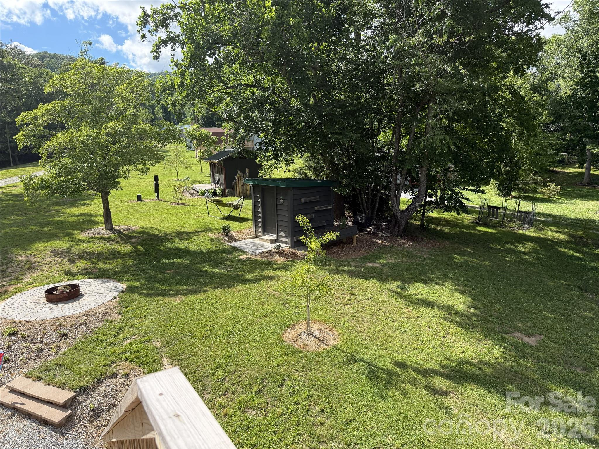 38 Lloyd Barnwell Road — Hendersonville