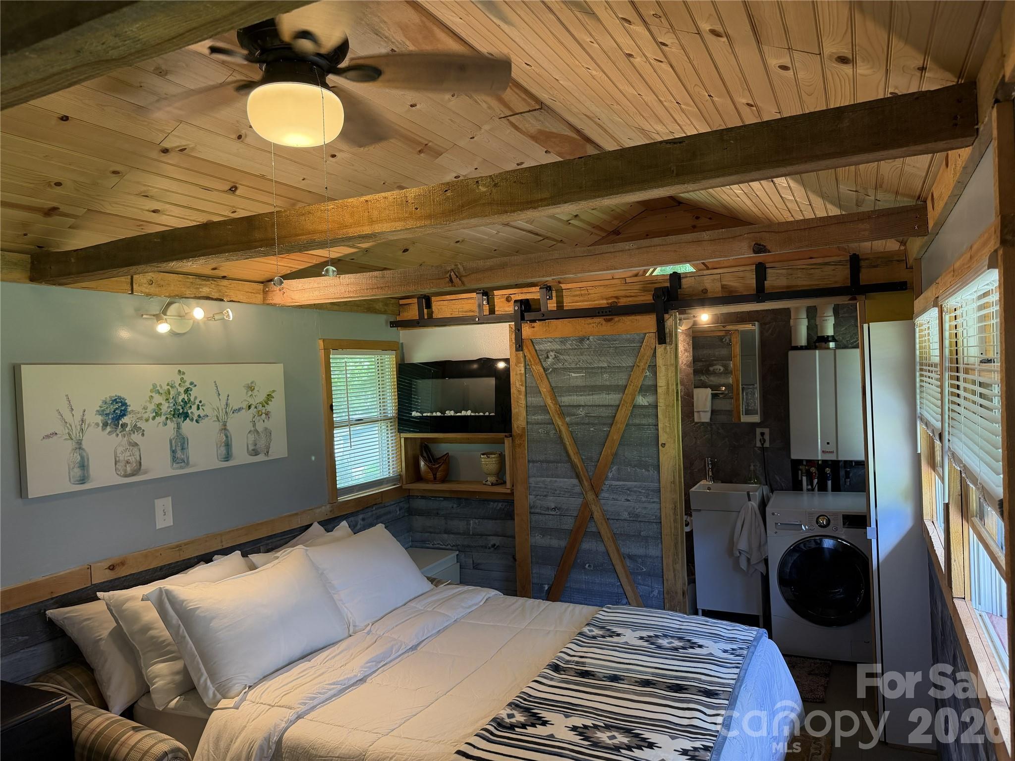 38 Lloyd Barnwell Road — Hendersonville