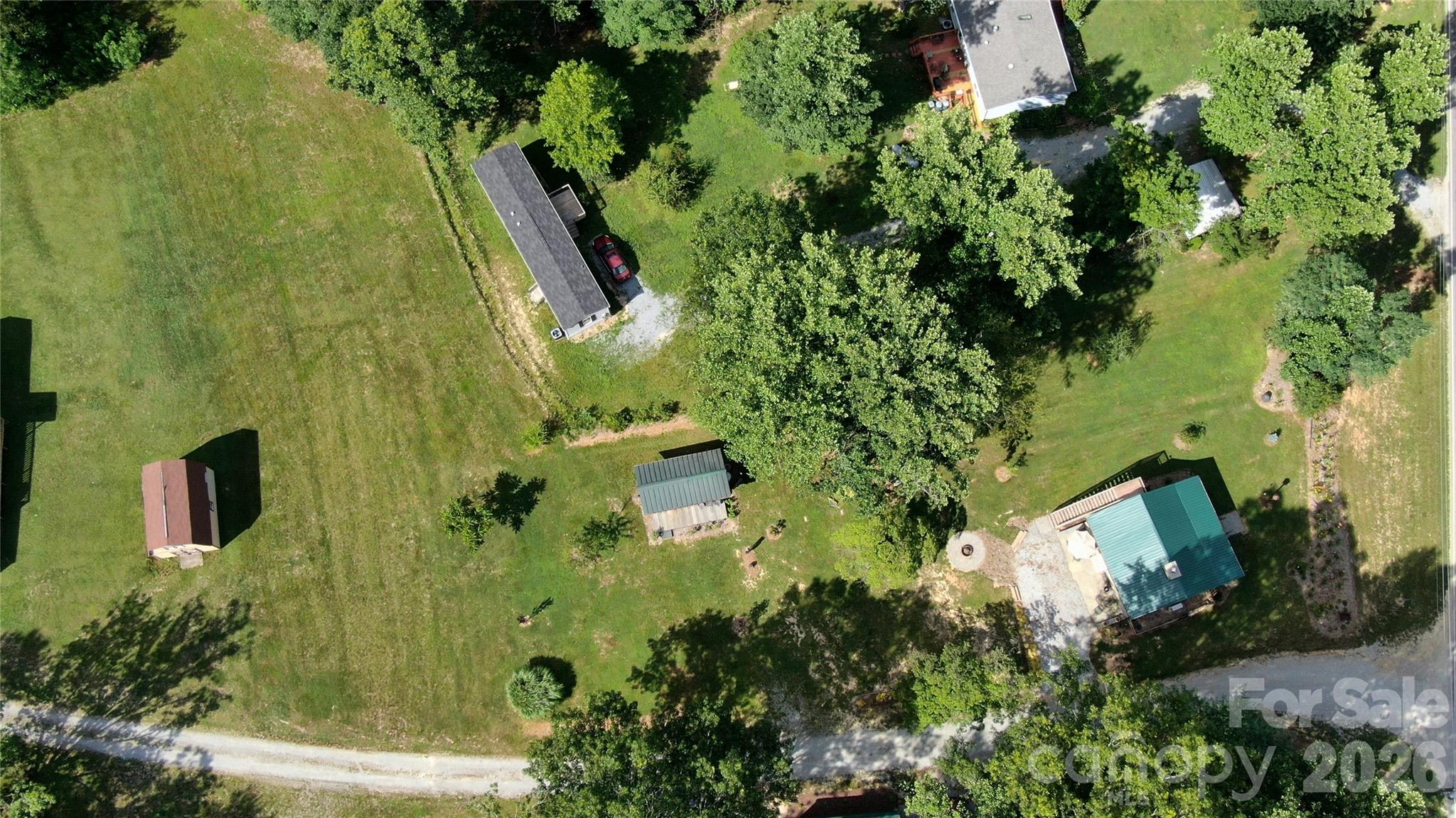 38 Lloyd Barnwell Road — Hendersonville