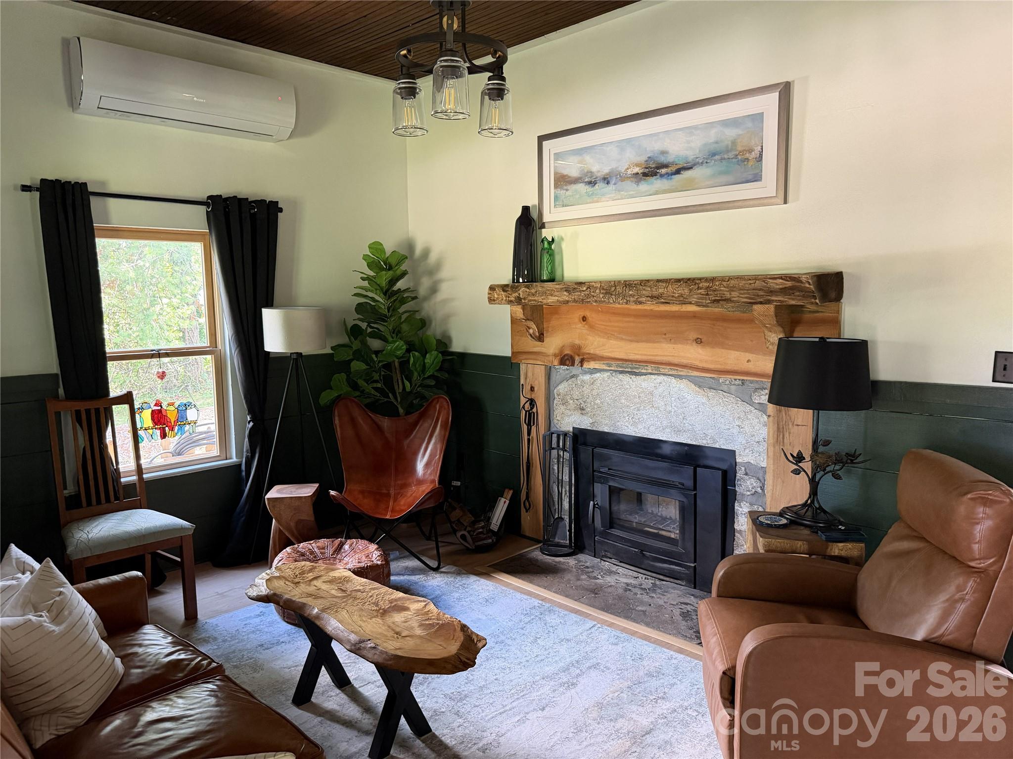 38 Lloyd Barnwell Road — Hendersonville