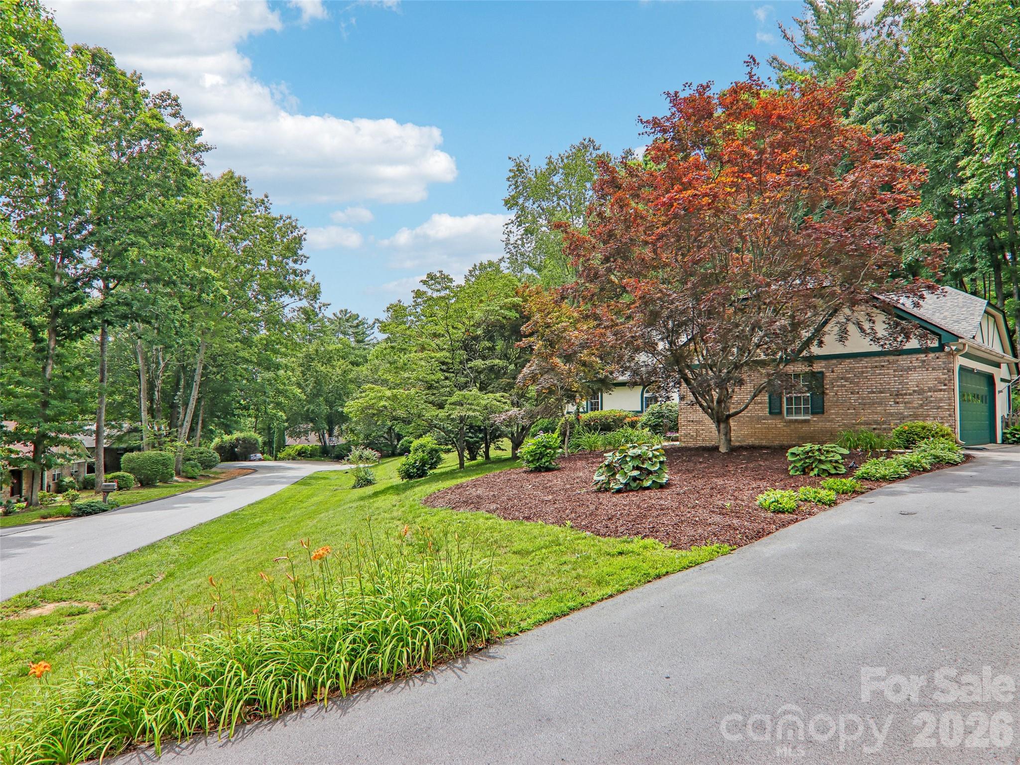 3106 Essex Path — Hendersonville