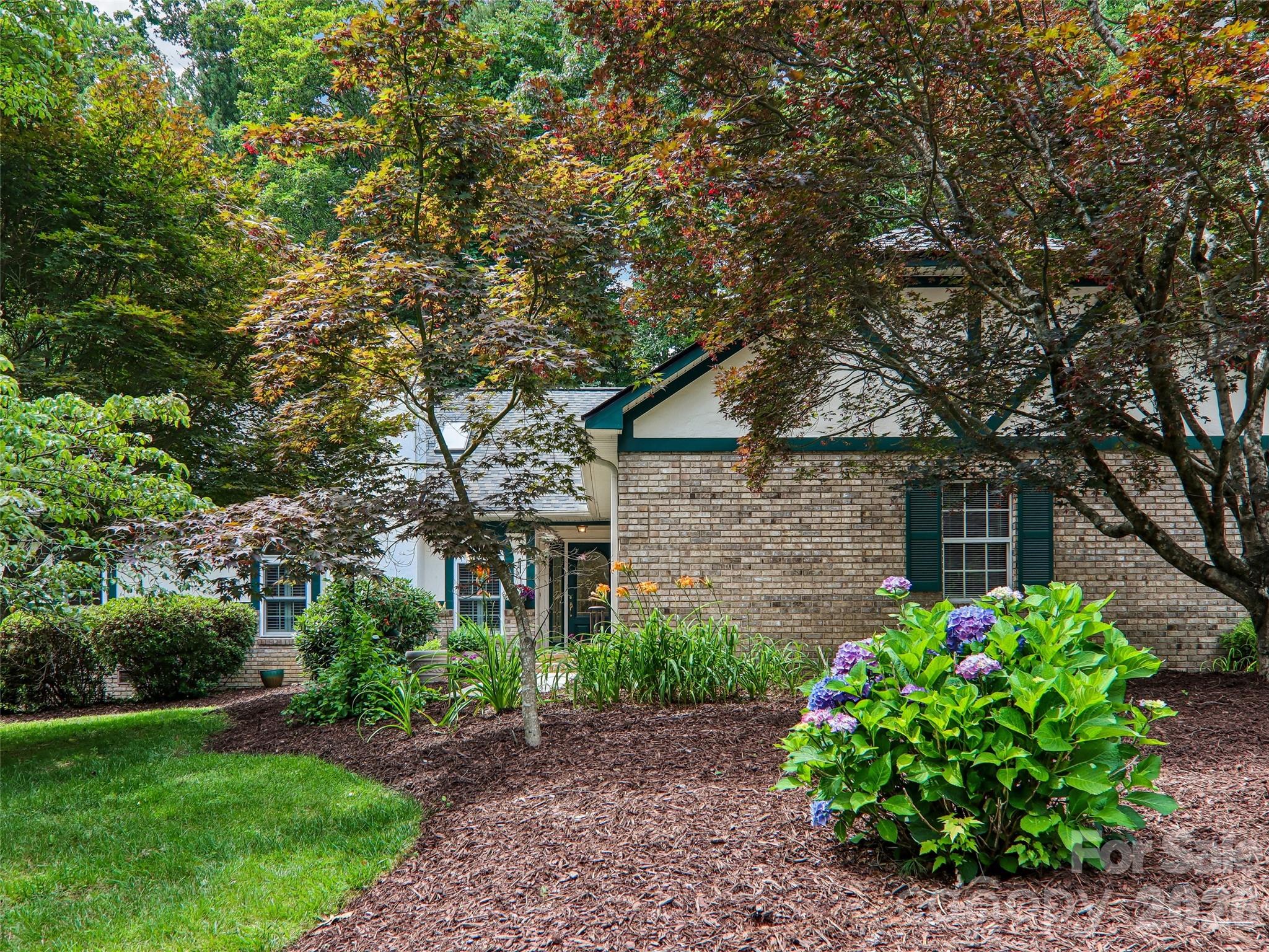 3106 Essex Path — Hendersonville