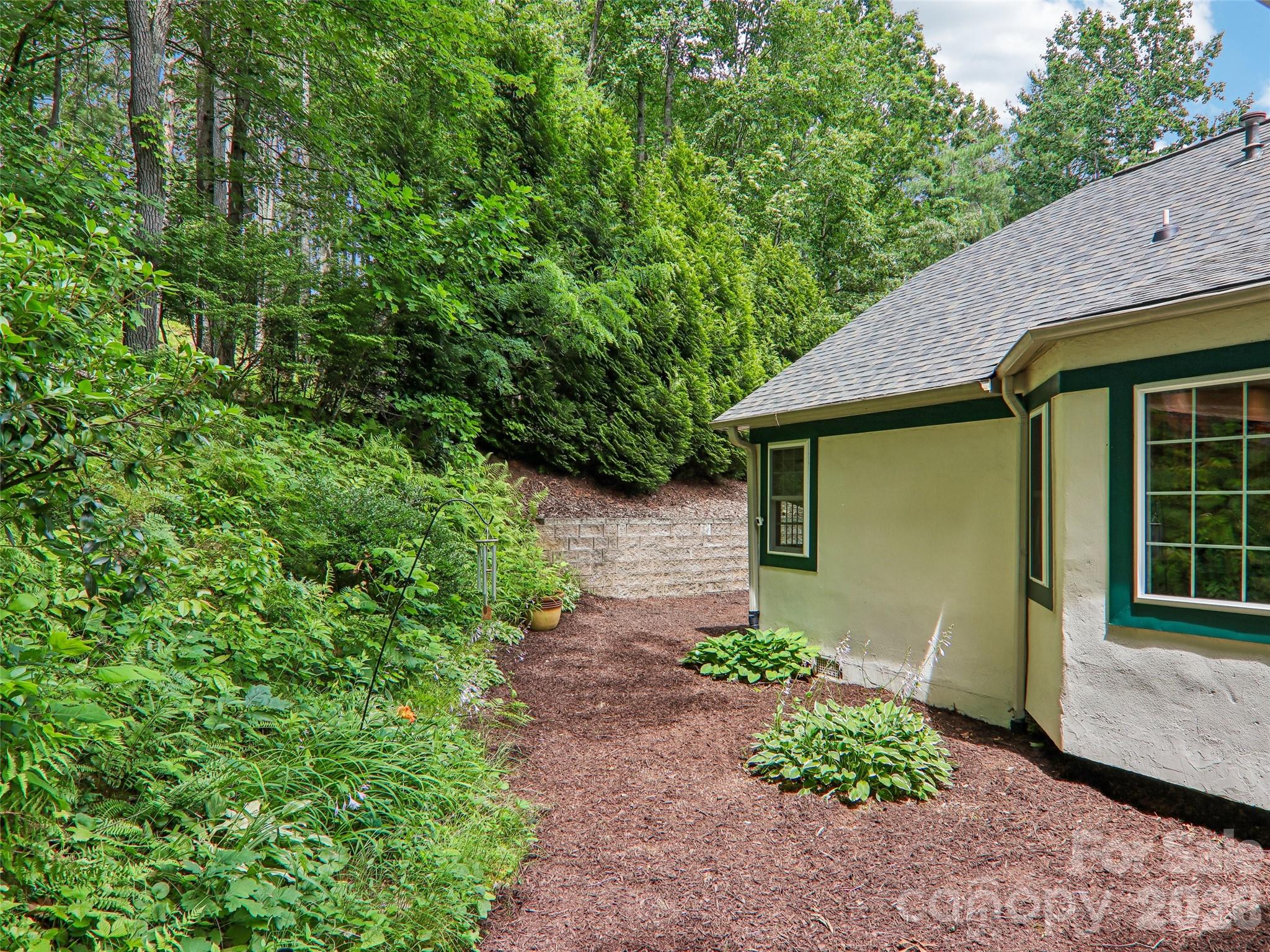 3106 Essex Path — Hendersonville