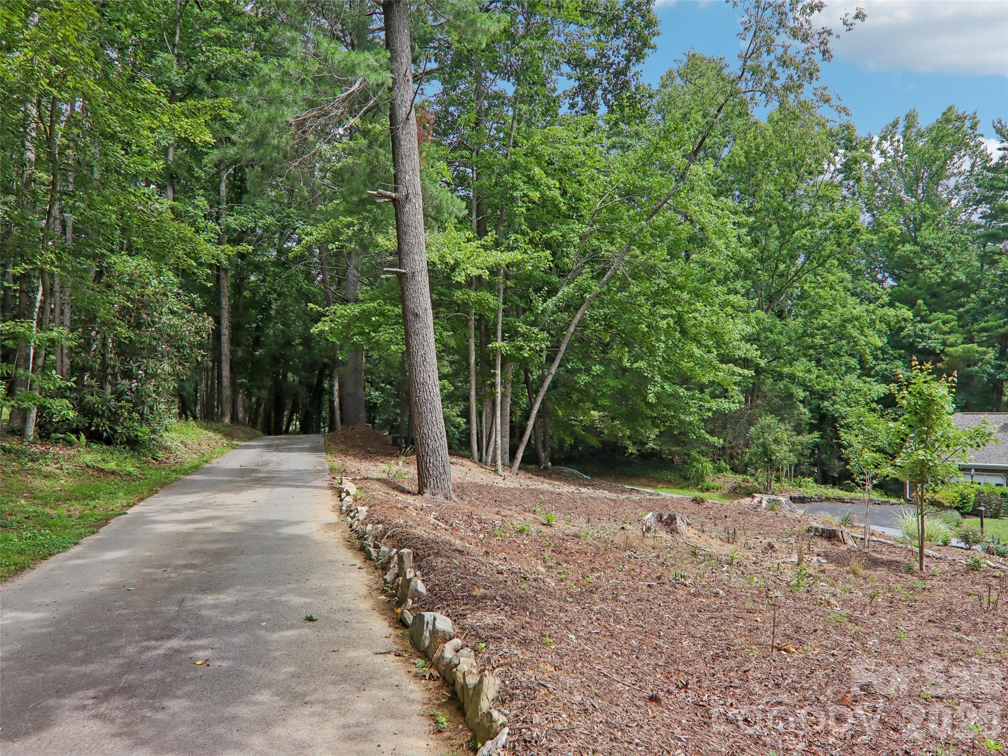 3106 Essex Path — Hendersonville