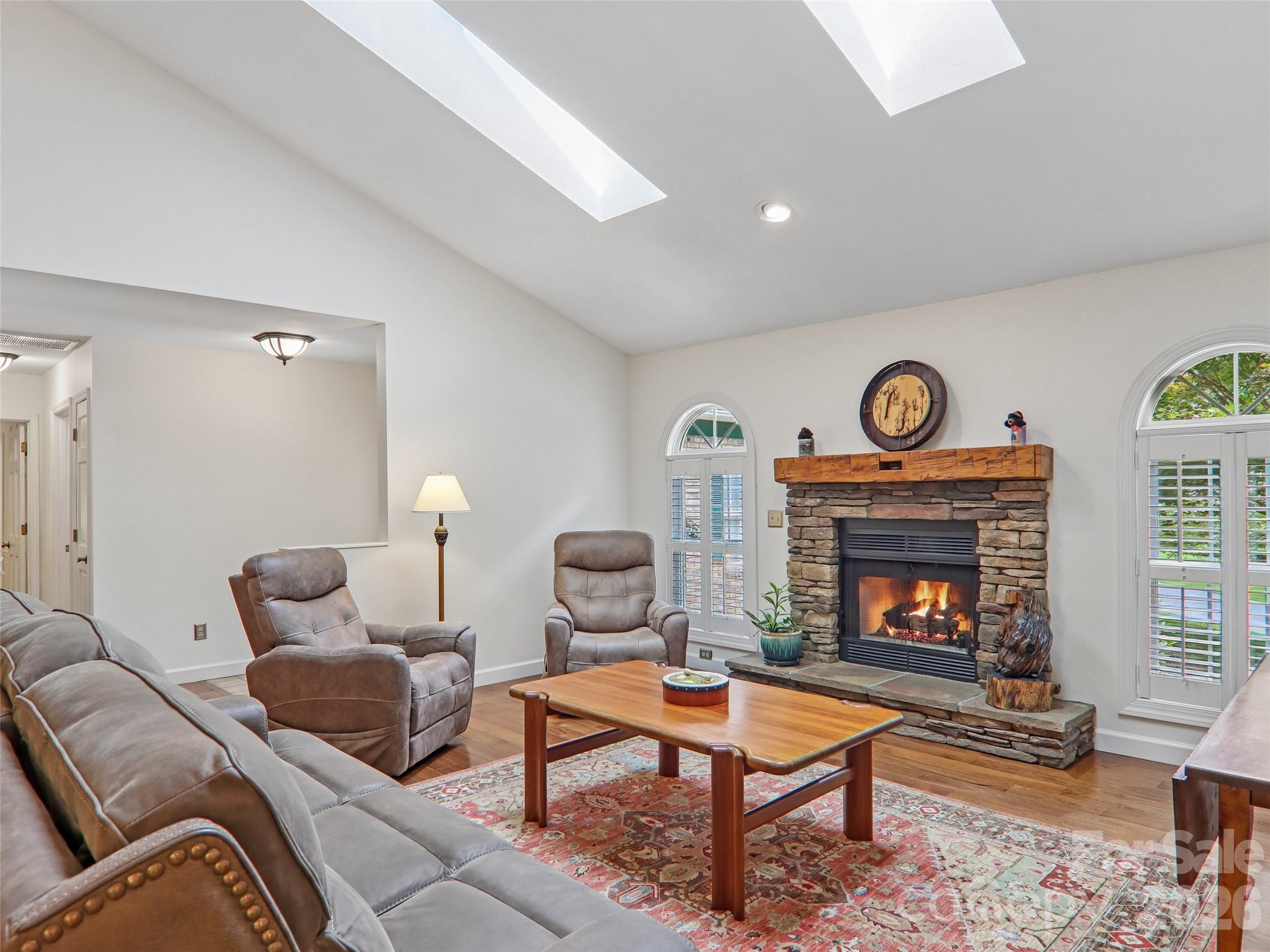 3106 Essex Path — Hendersonville