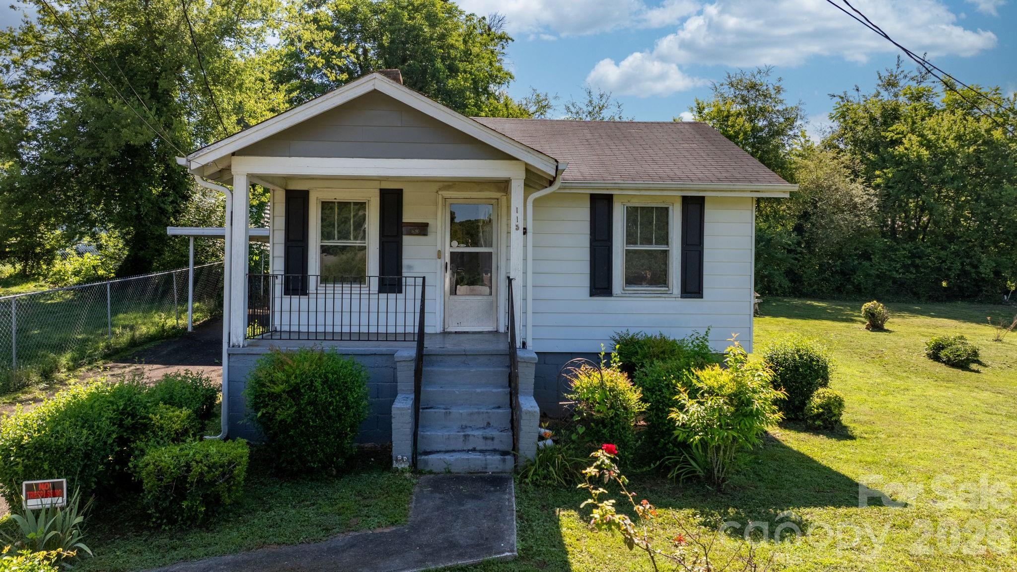 115 Brackett Street — Morganton