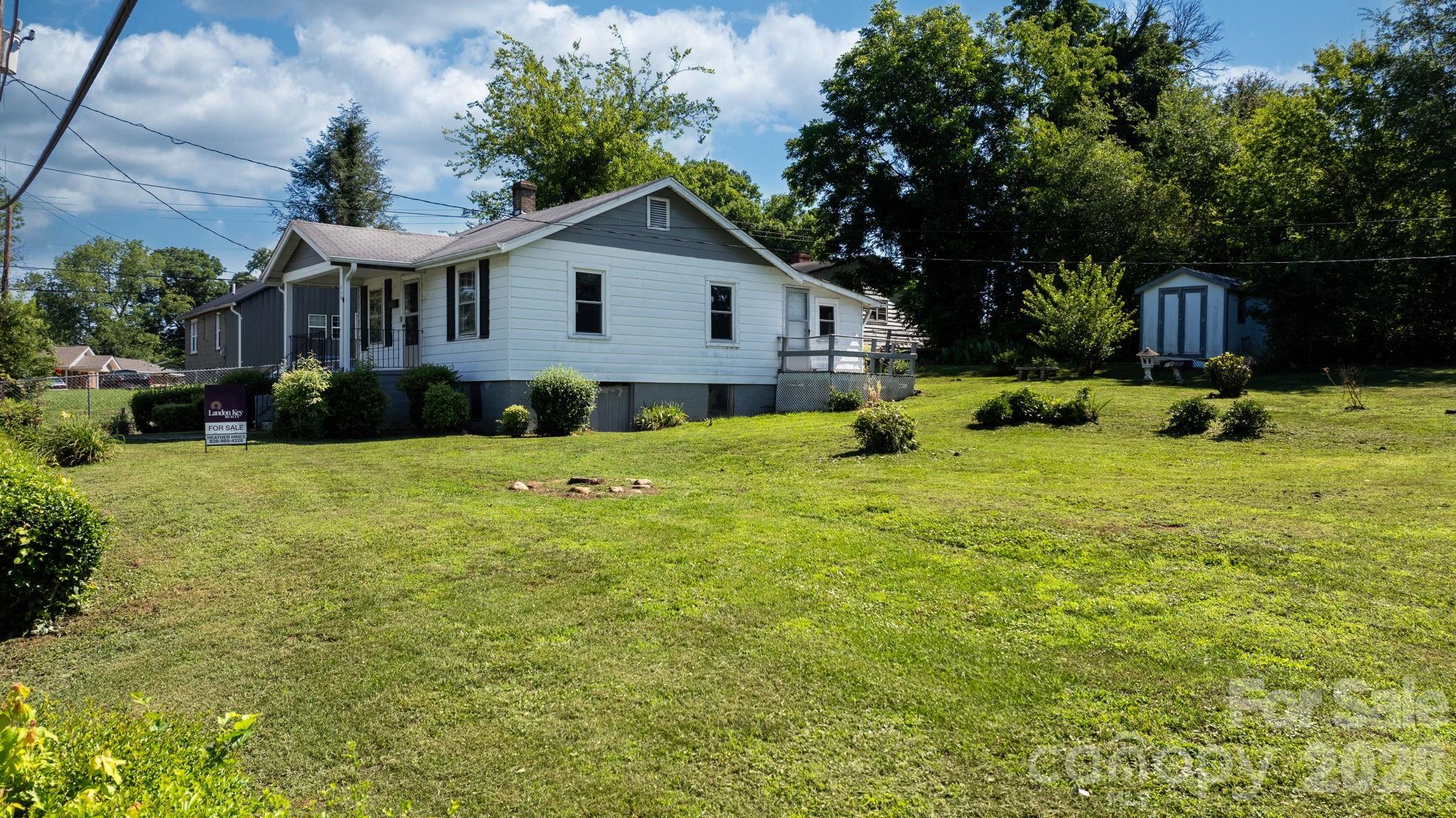 115 Brackett Street — Morganton