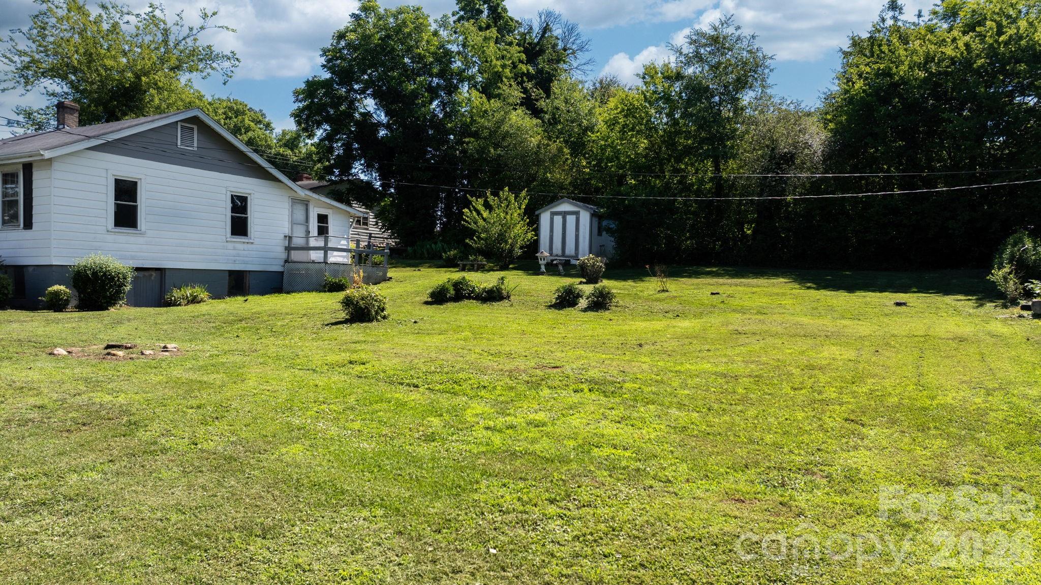 115 Brackett Street — Morganton