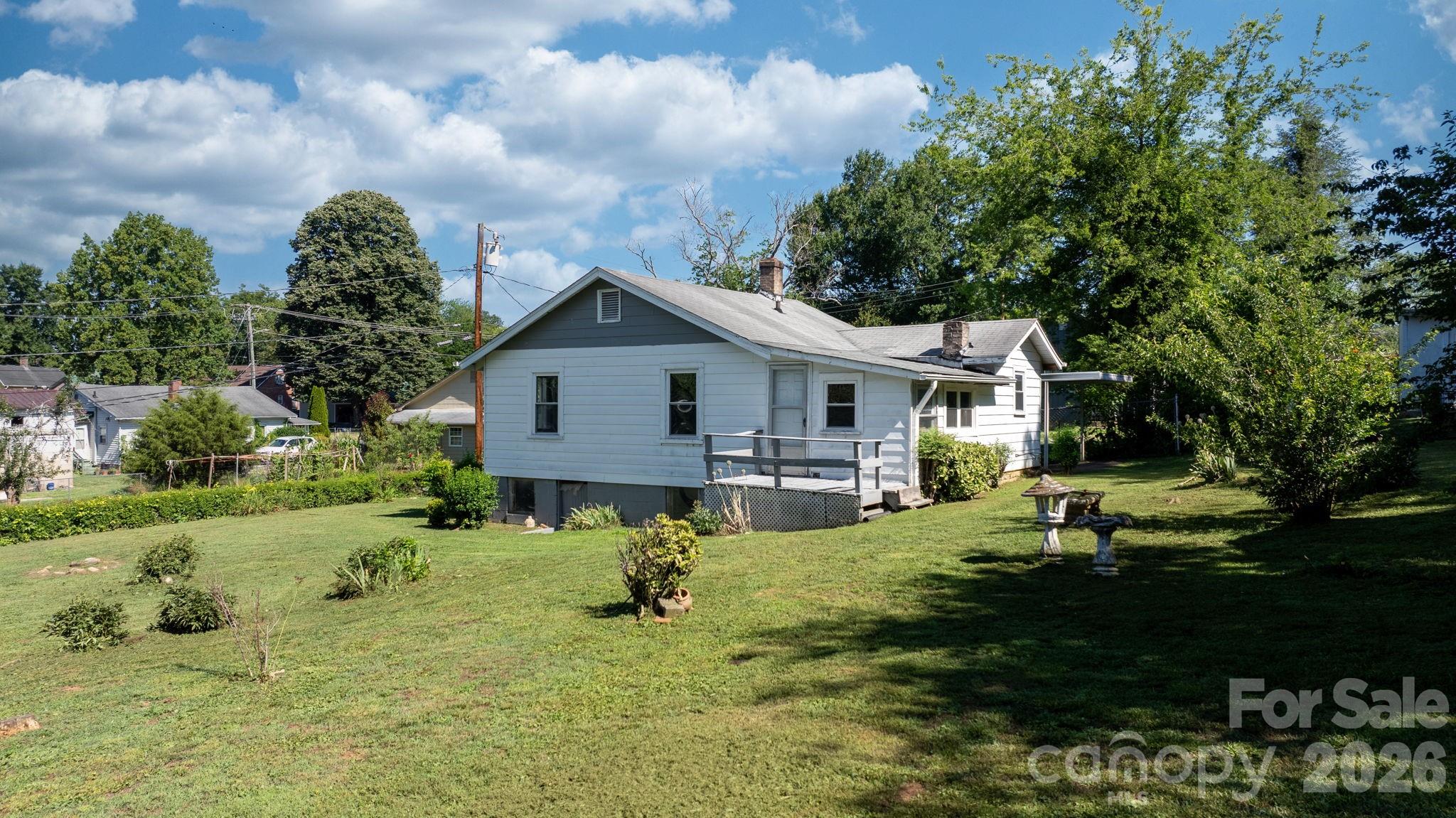 115 Brackett Street — Morganton