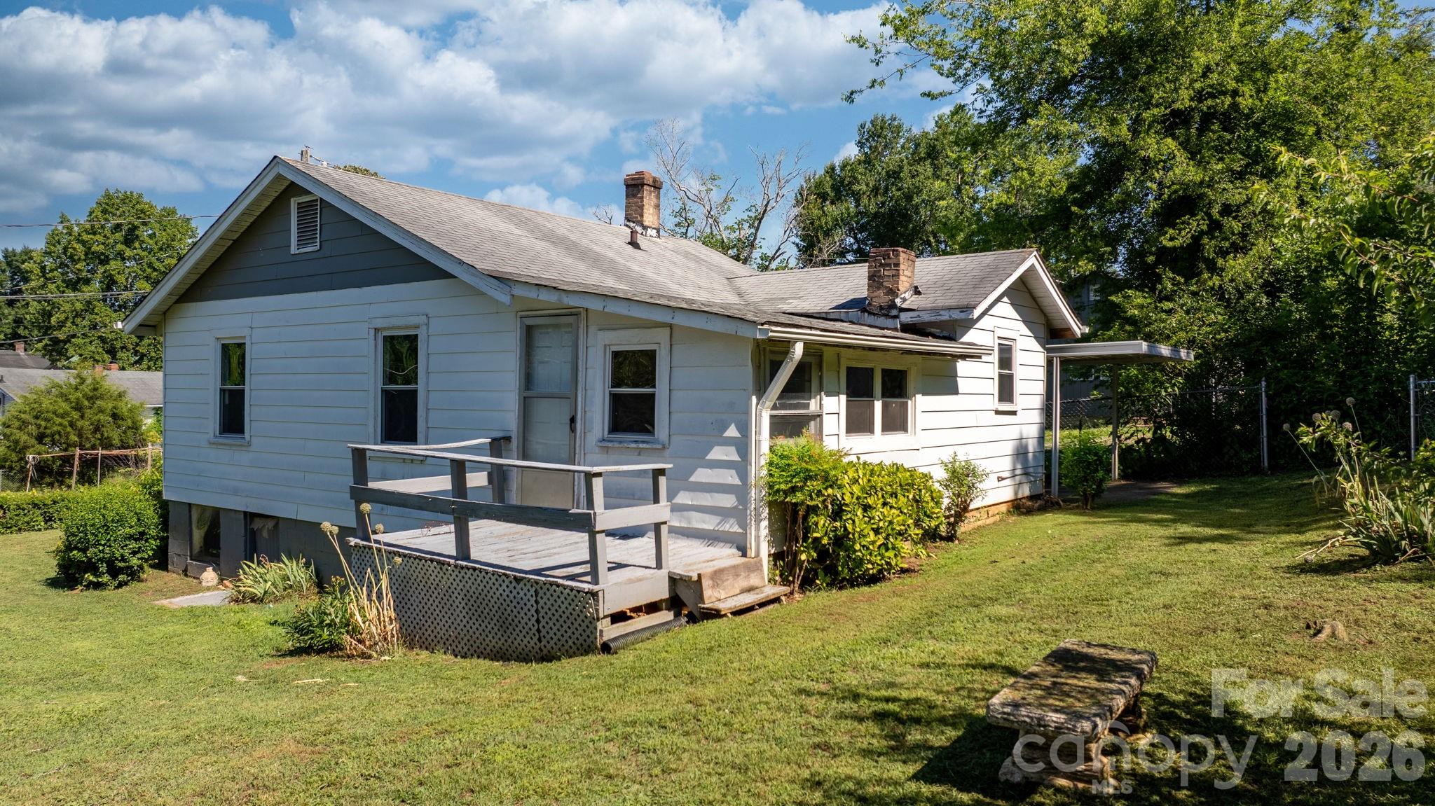 115 Brackett Street — Morganton