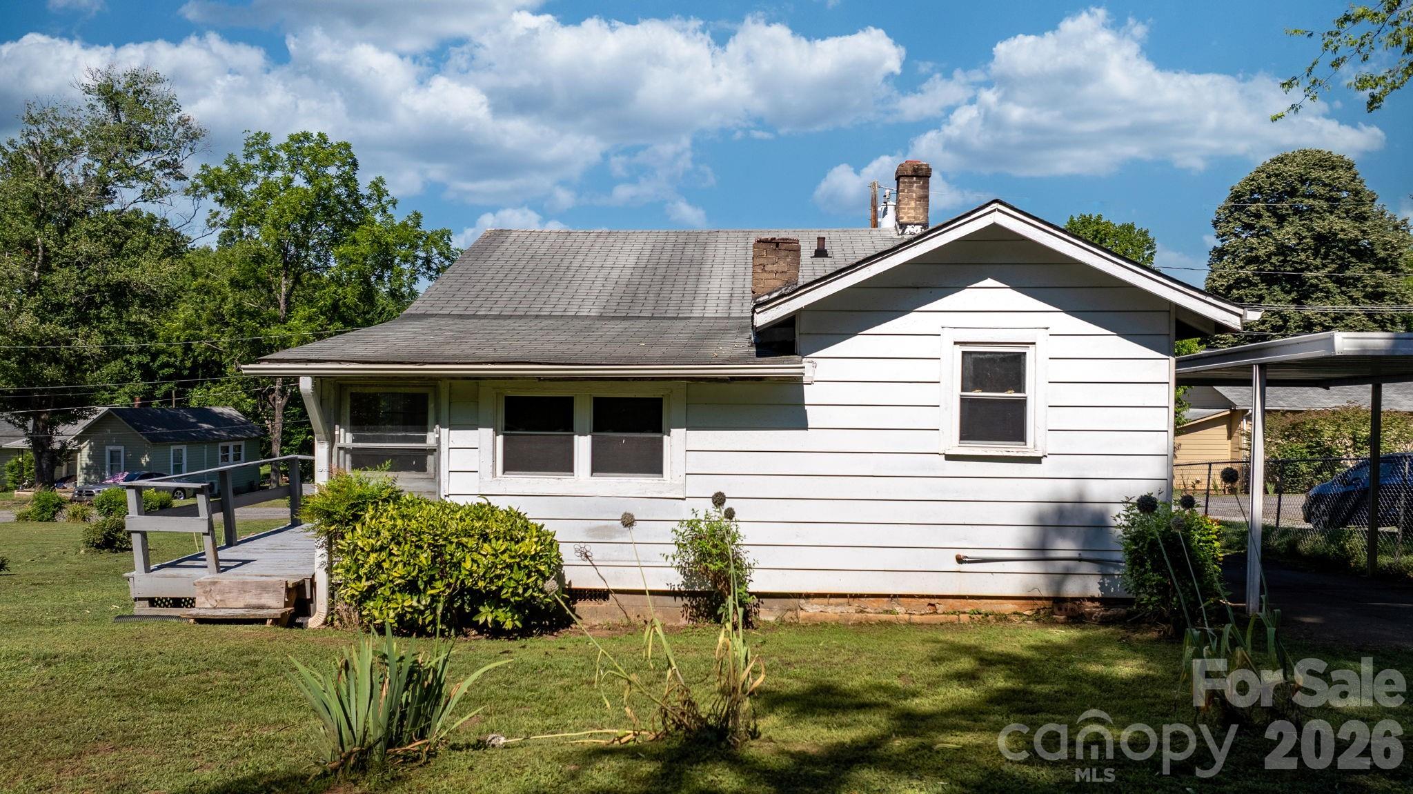 115 Brackett Street — Morganton