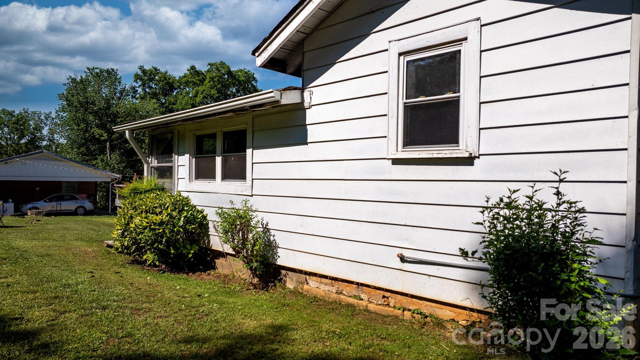 115 Brackett Street — Morganton