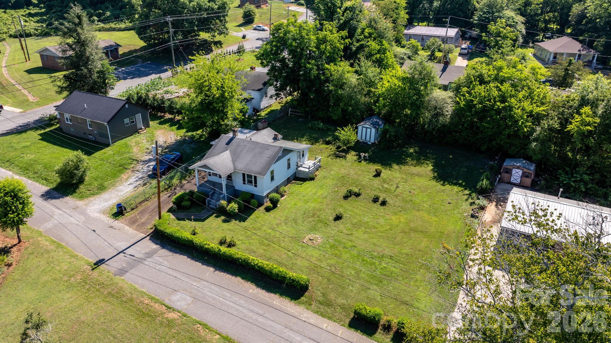 115 Brackett Street — Morganton