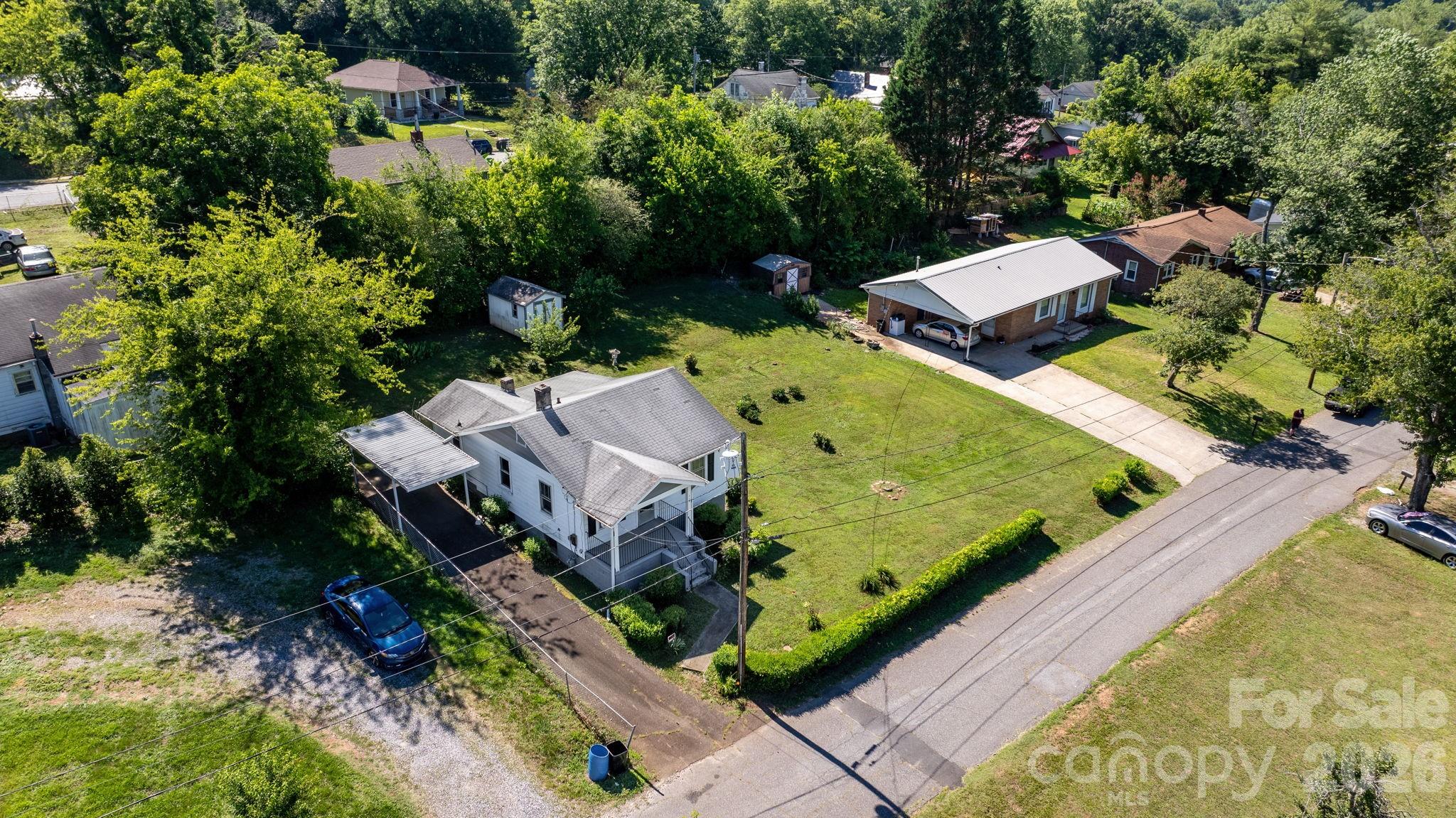 115 Brackett Street — Morganton